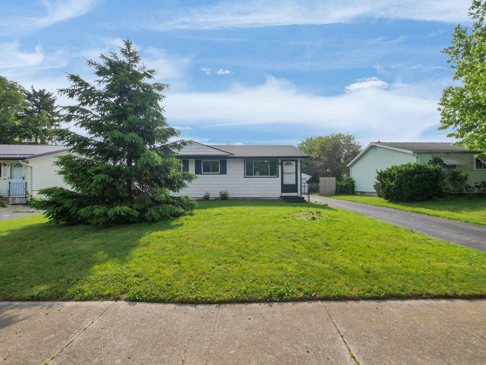 4702 Edinburgh Lane Property Photo 1