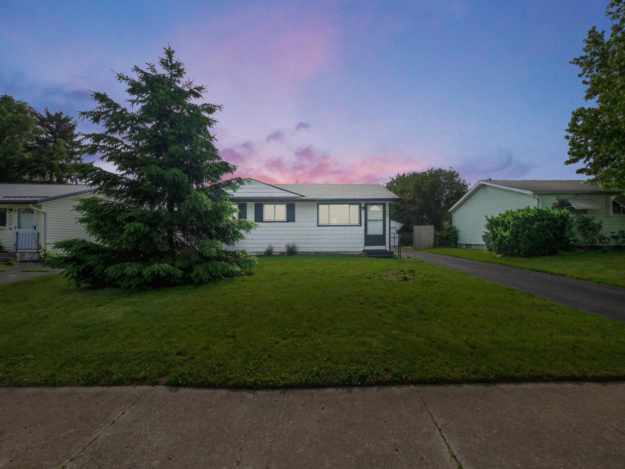 4702 Edinburgh Lane Property Photo 1