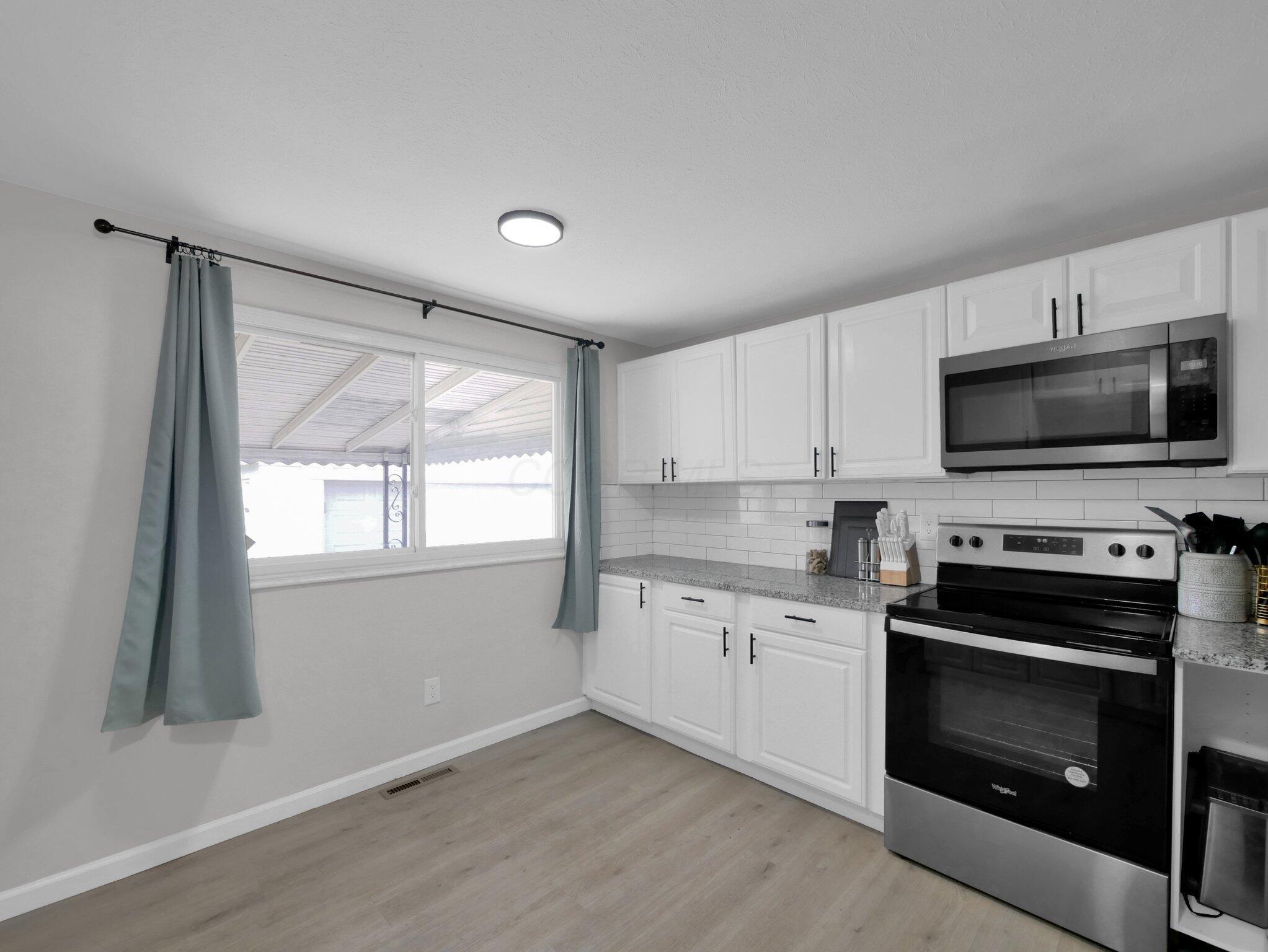 4702 Edinburgh Lane Property Photo 6