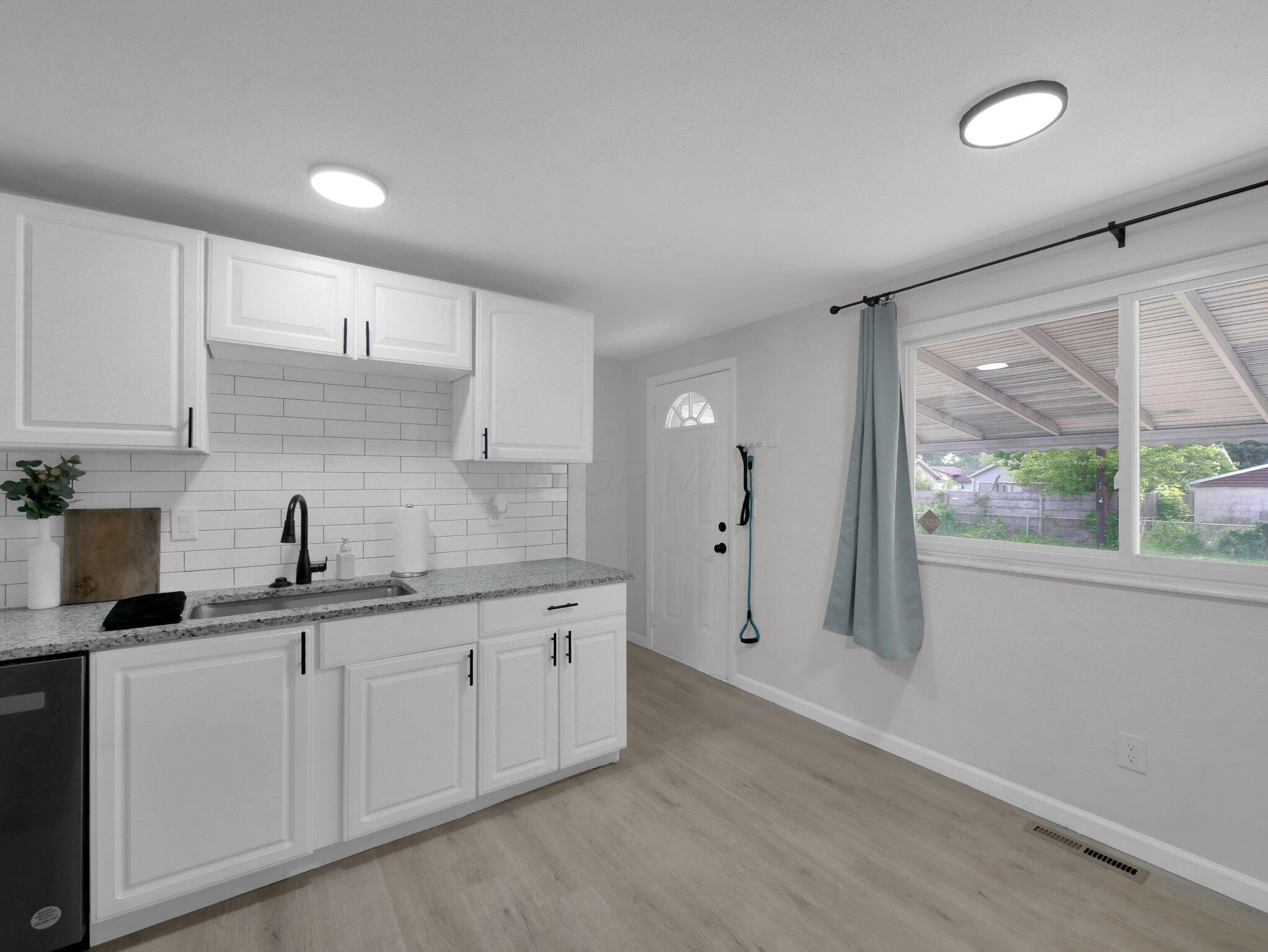 4702 Edinburgh Lane Property Photo 8