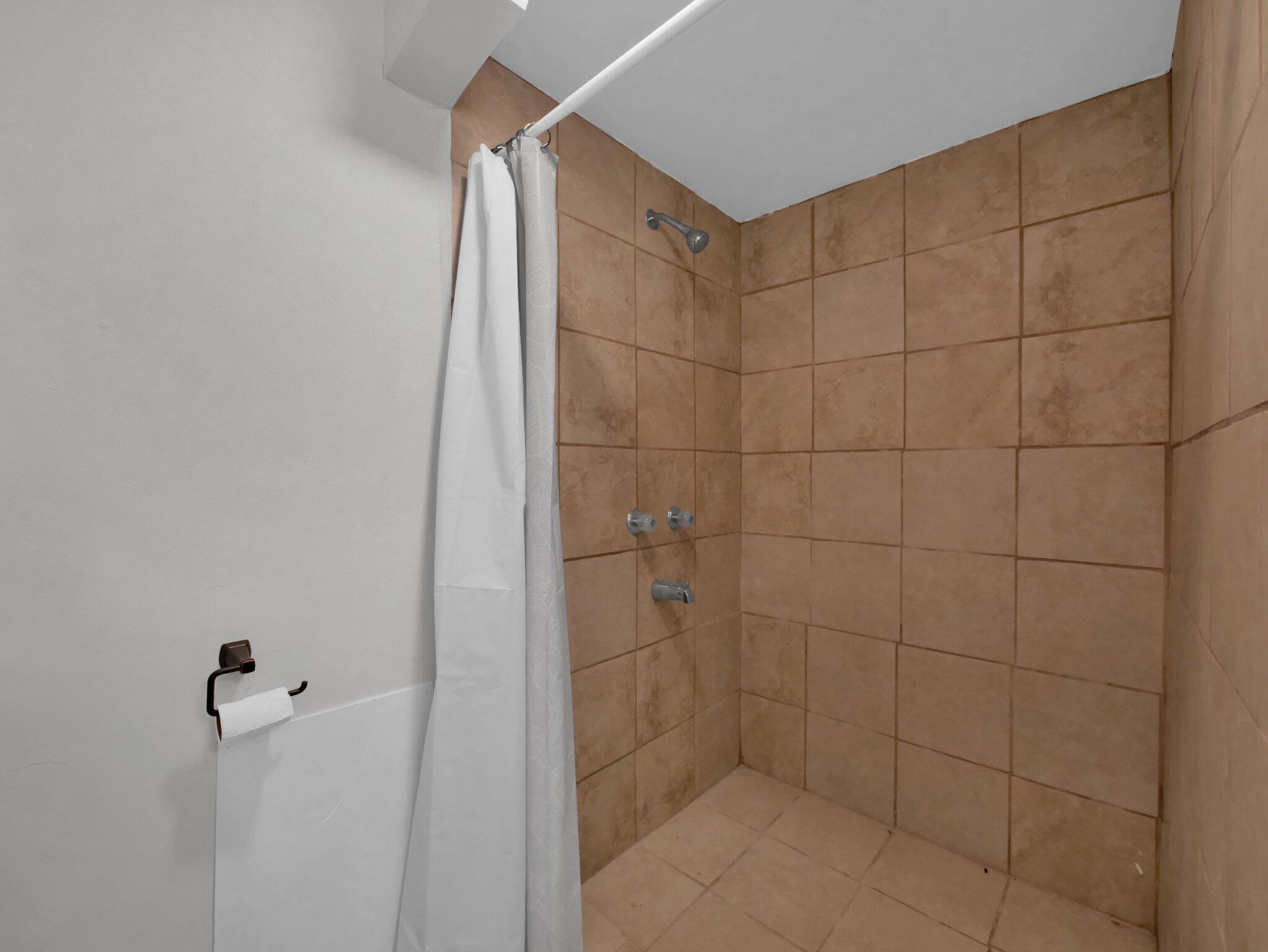 4702 Edinburgh Lane Property Photo 21