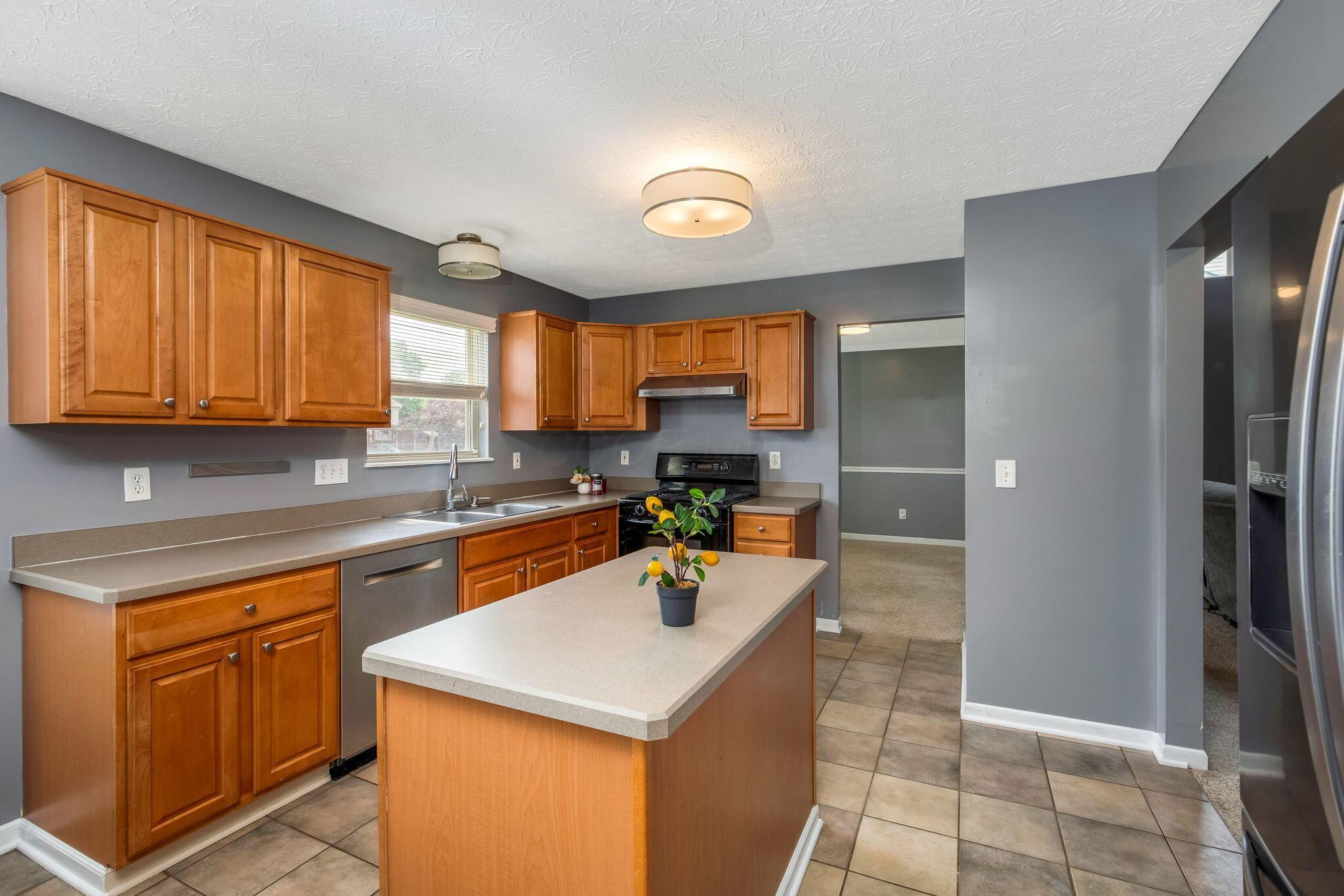 652 Thatch Street Property Photo 10