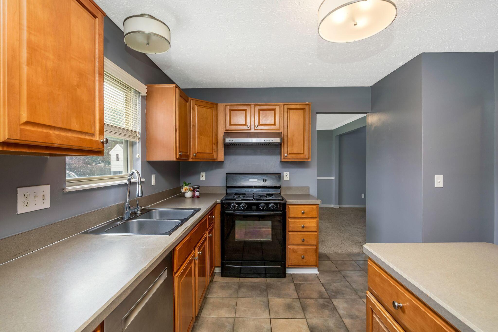 652 Thatch Street Property Photo 13