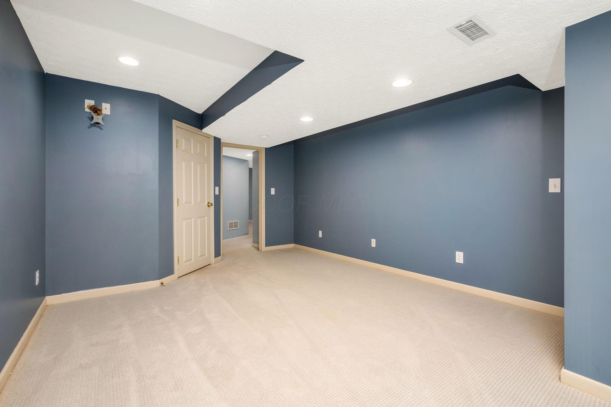 652 Thatch Street Property Photo 31