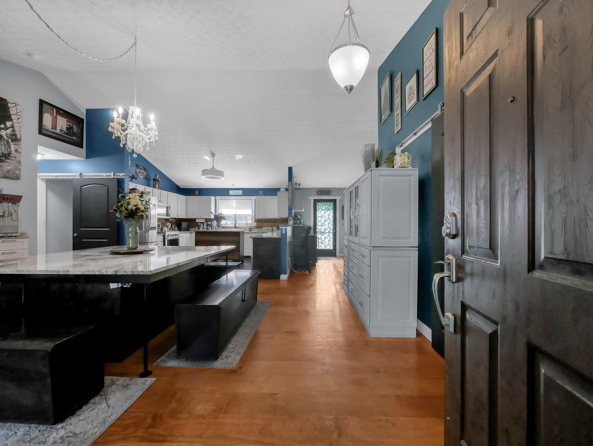 3027 Landen Farm Road W Property Photo 3