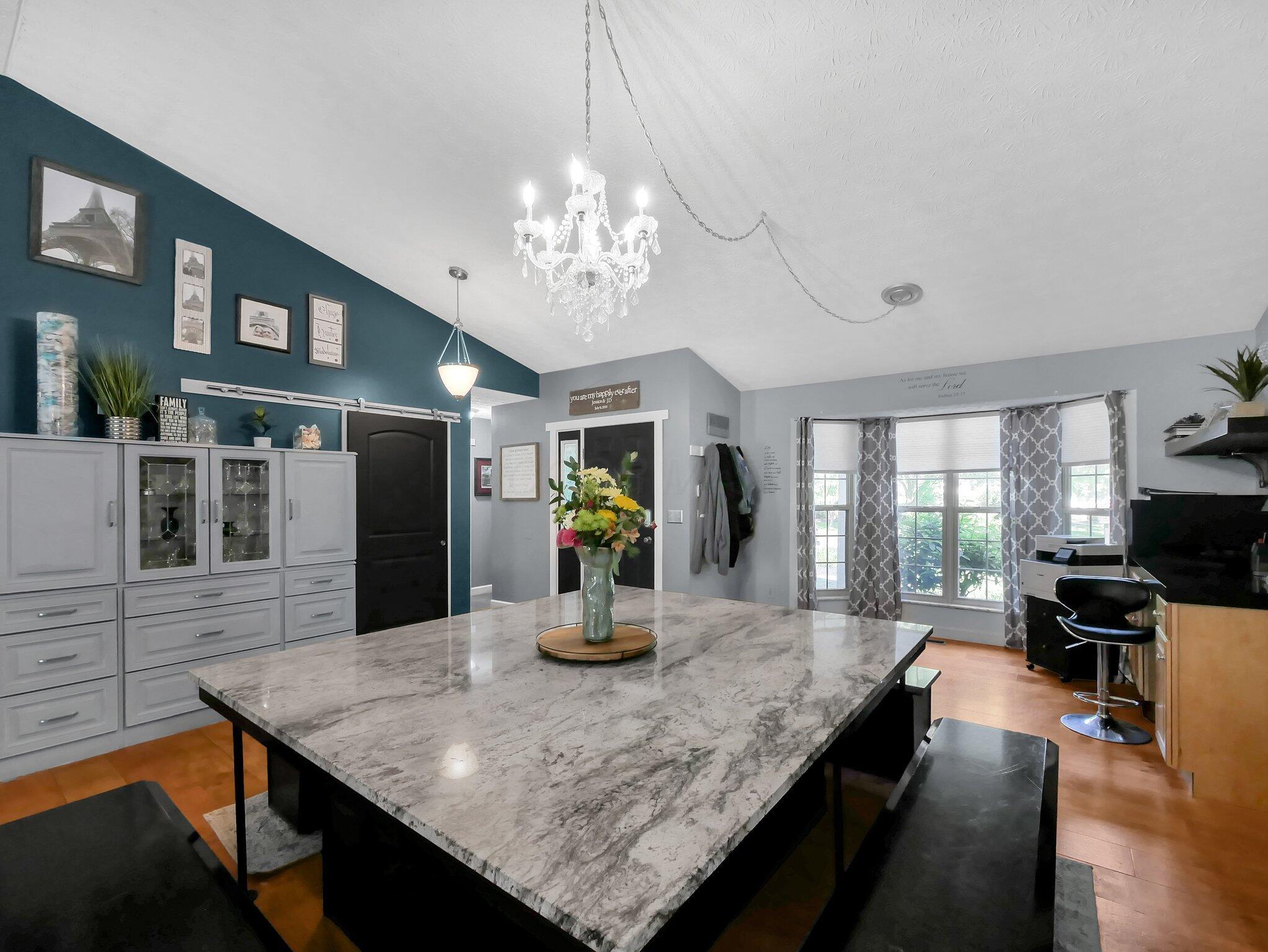 3027 Landen Farm Road W Property Photo 5