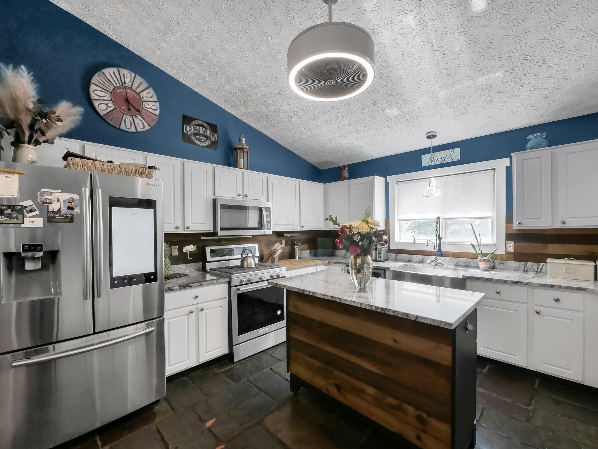 3027 Landen Farm Road W Property Photo 8