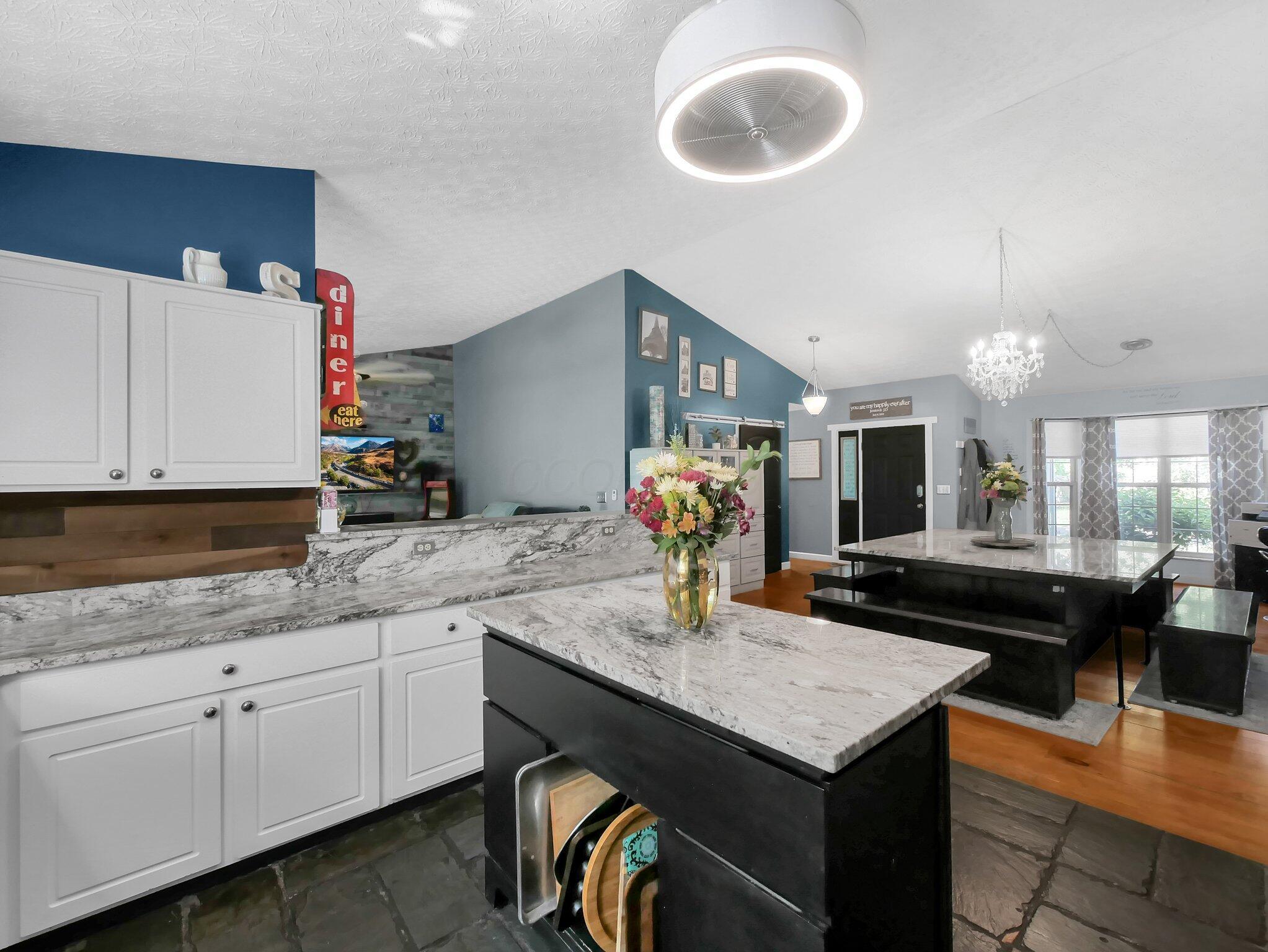 3027 Landen Farm Road W Property Photo 11