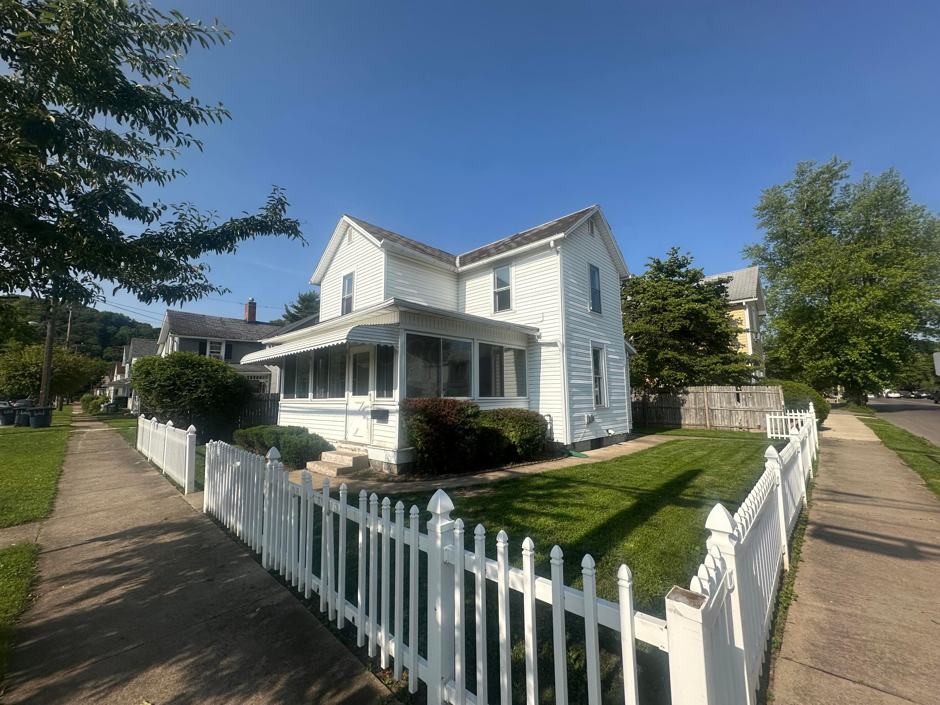 600 N Maple Street Property Photo 1