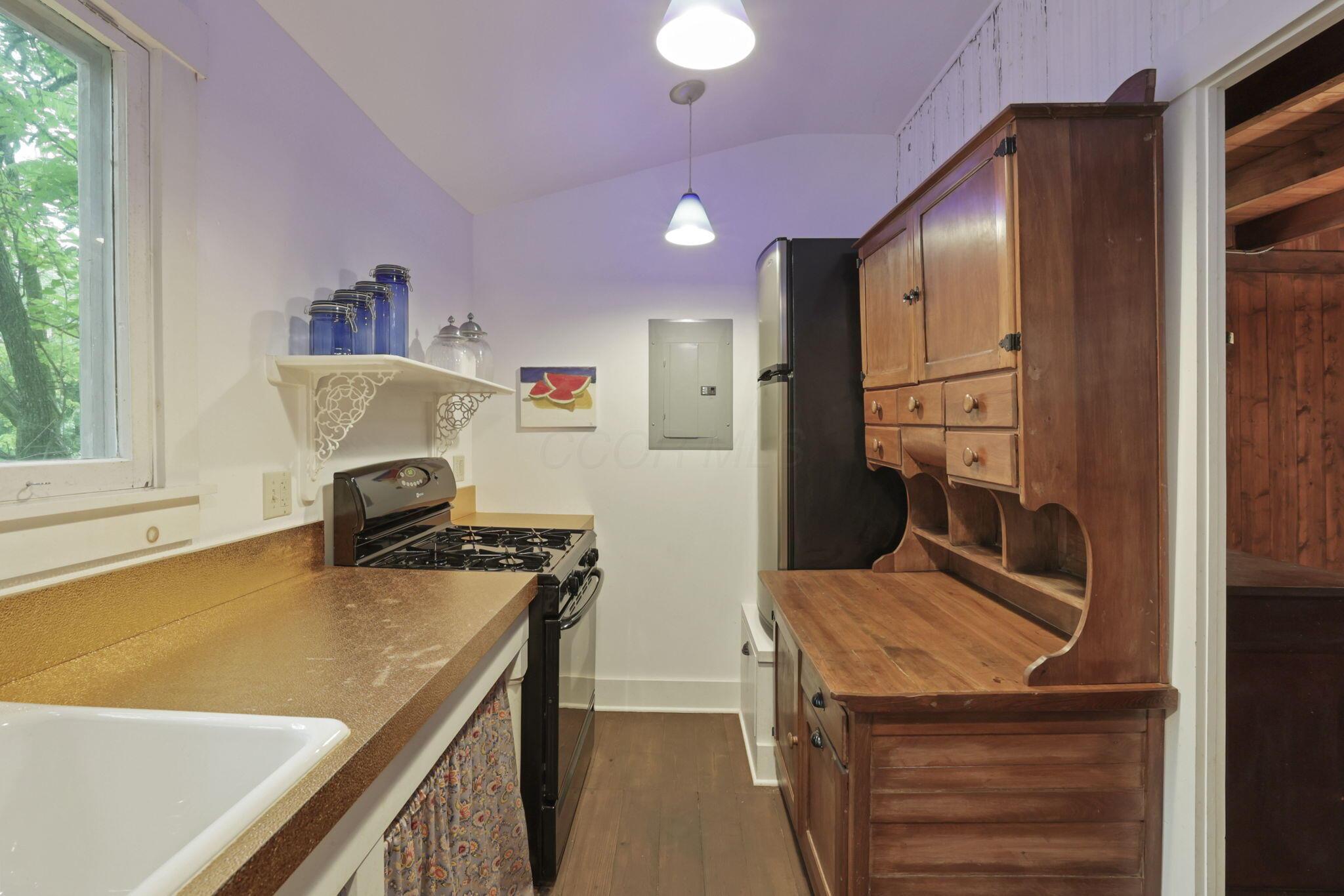 338 1/2 16th Street Property Photo 14