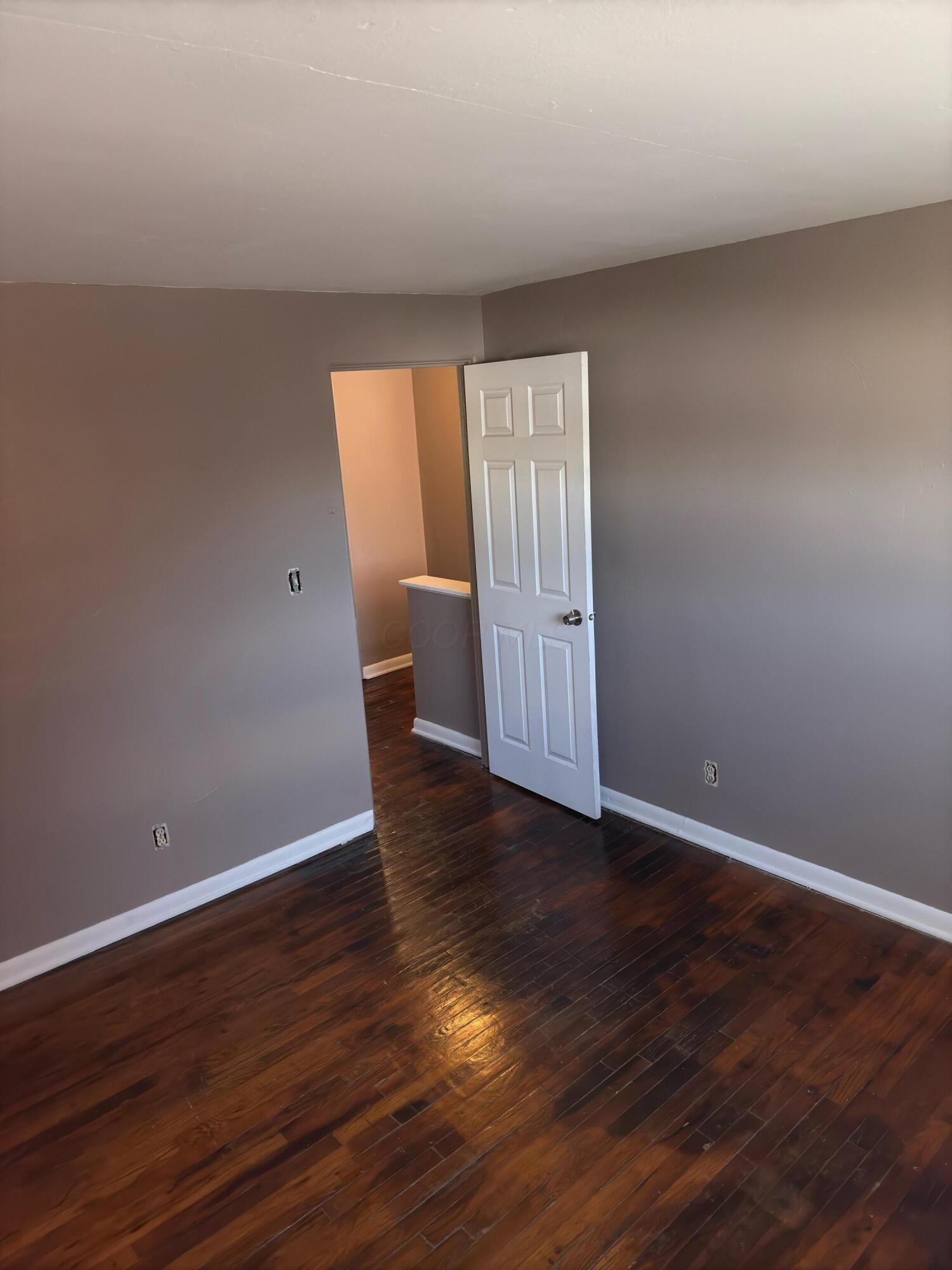 442-446 S Yale Avenue Property Photo 7