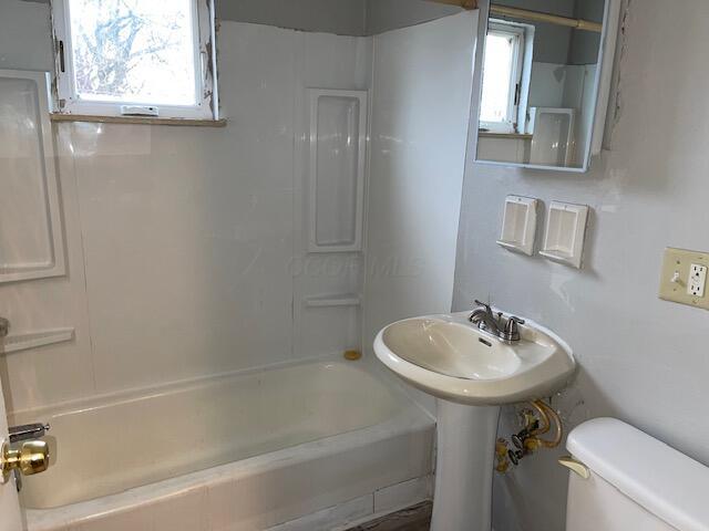442-446 S Yale Avenue Property Photo 14