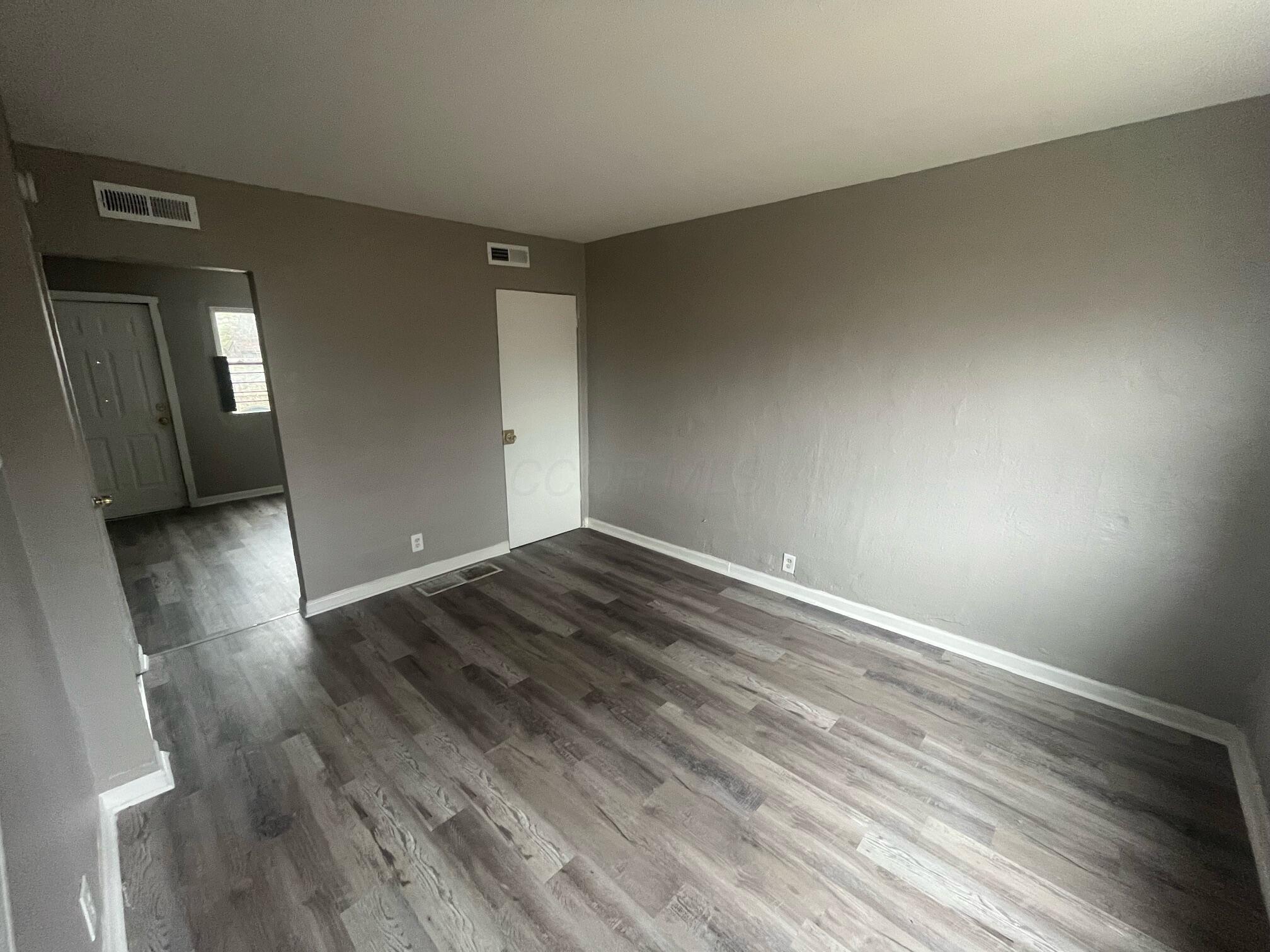 442-446 S Yale Avenue Property Photo 16