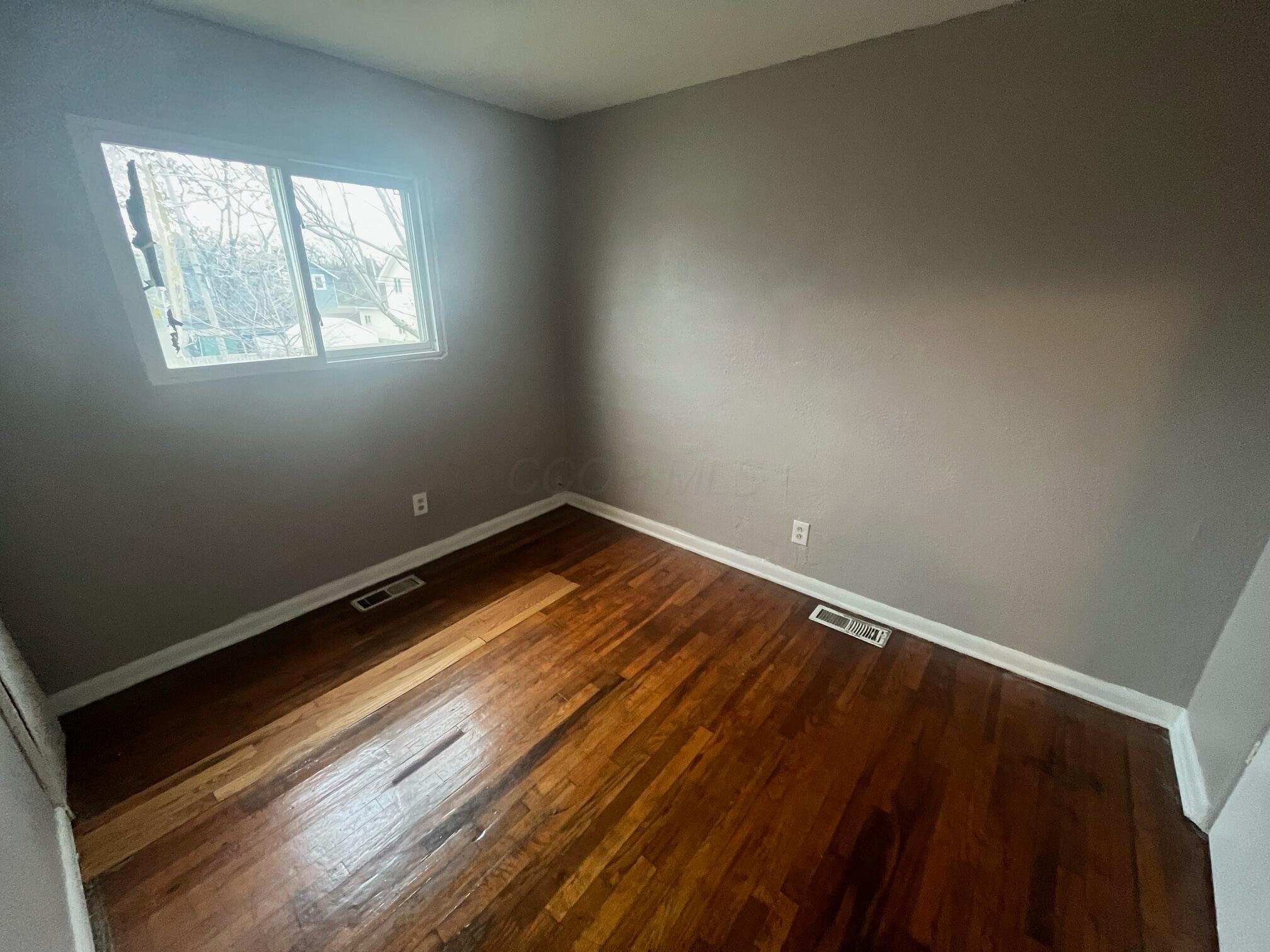 442-446 S Yale Avenue Property Photo 19
