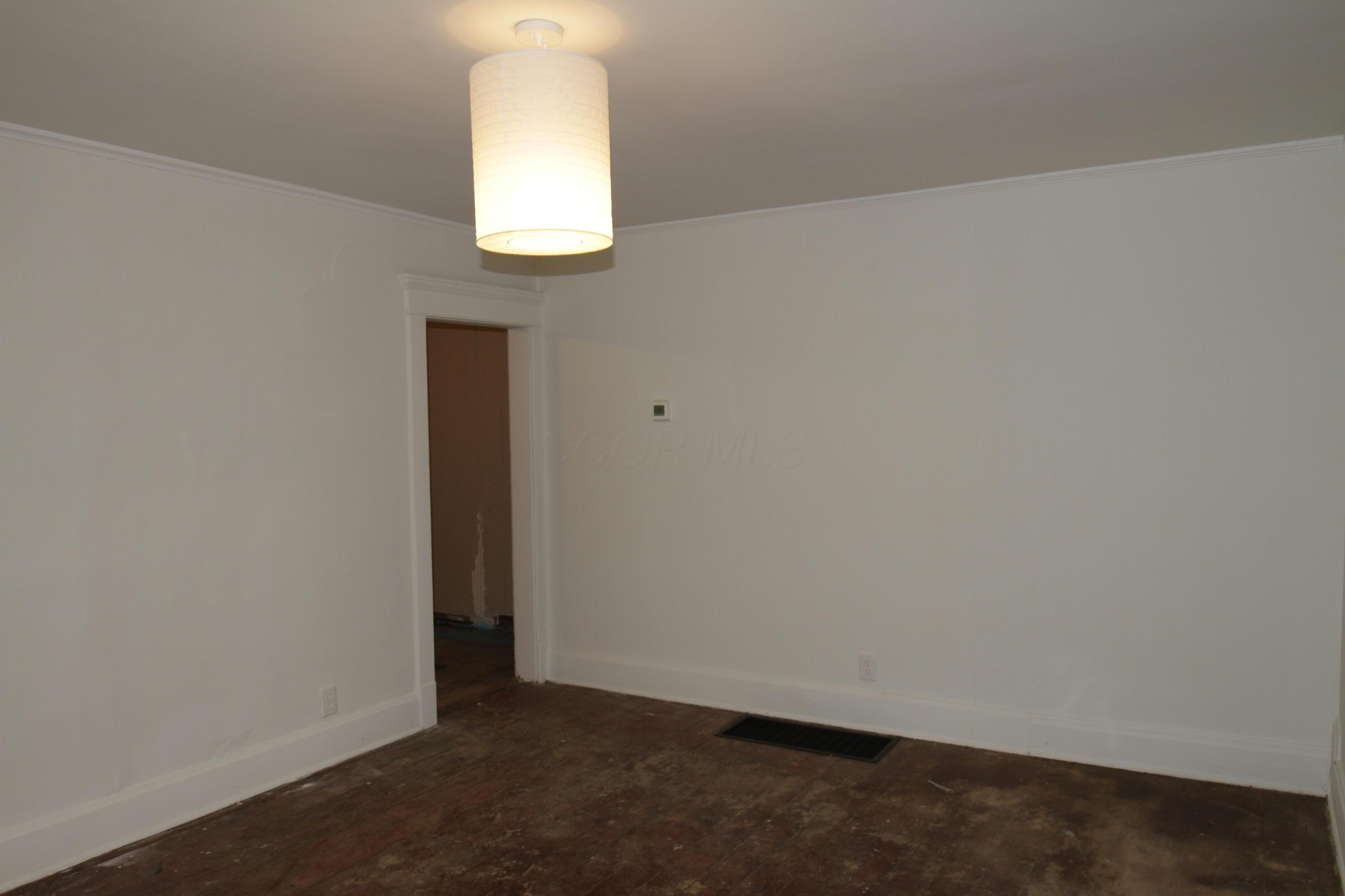 341 W Church St Street Property Photo 17
