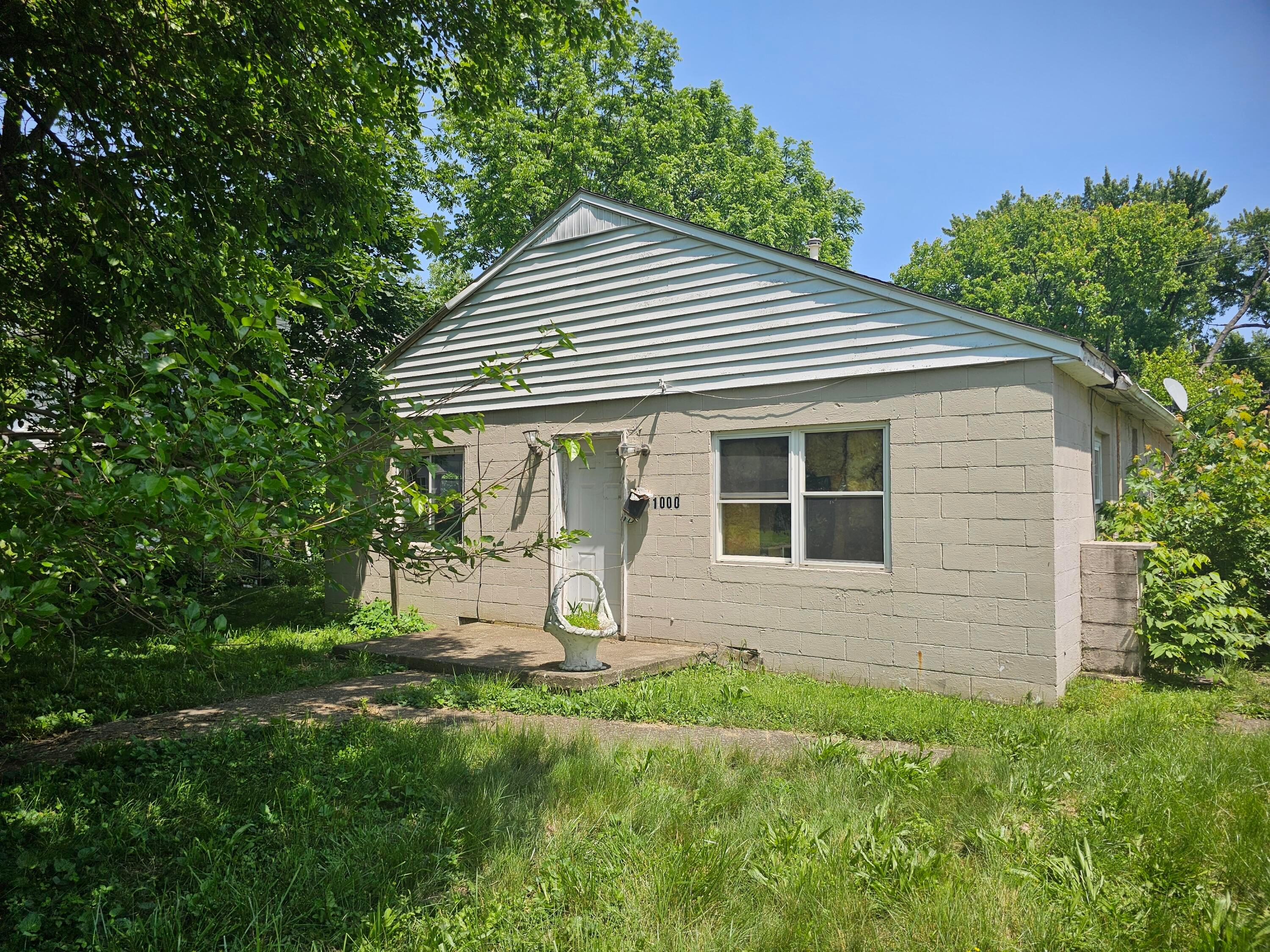 1000 Goodwin Avenue Property Photo 1
