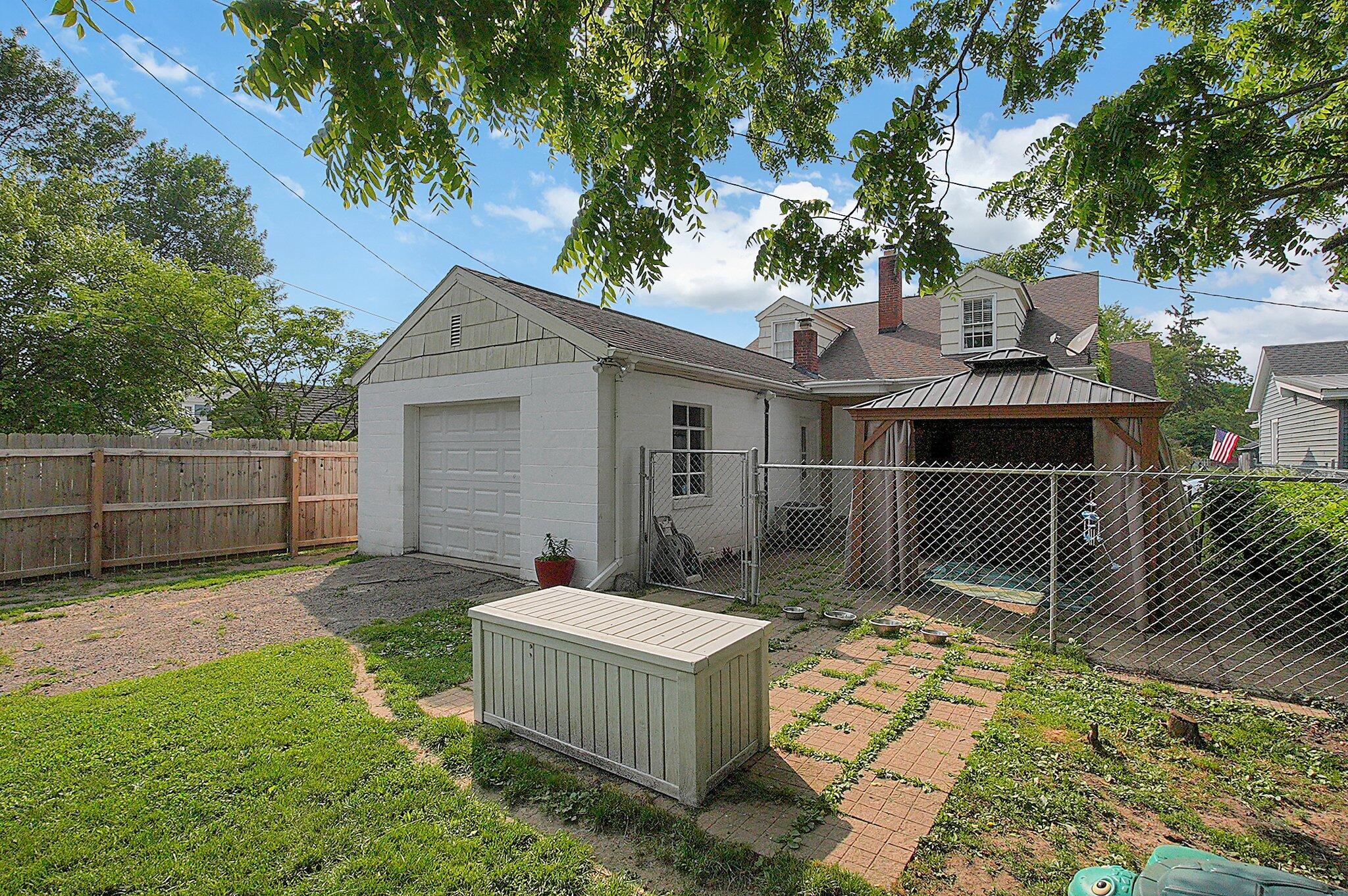 519 E Paint Street Property Photo 32