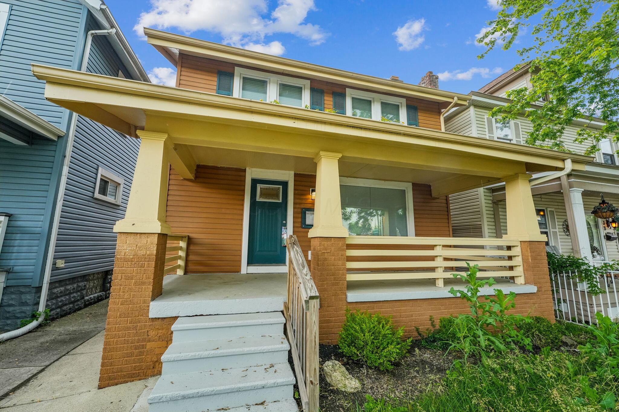 943 S Champion Avenue Property Photo 1