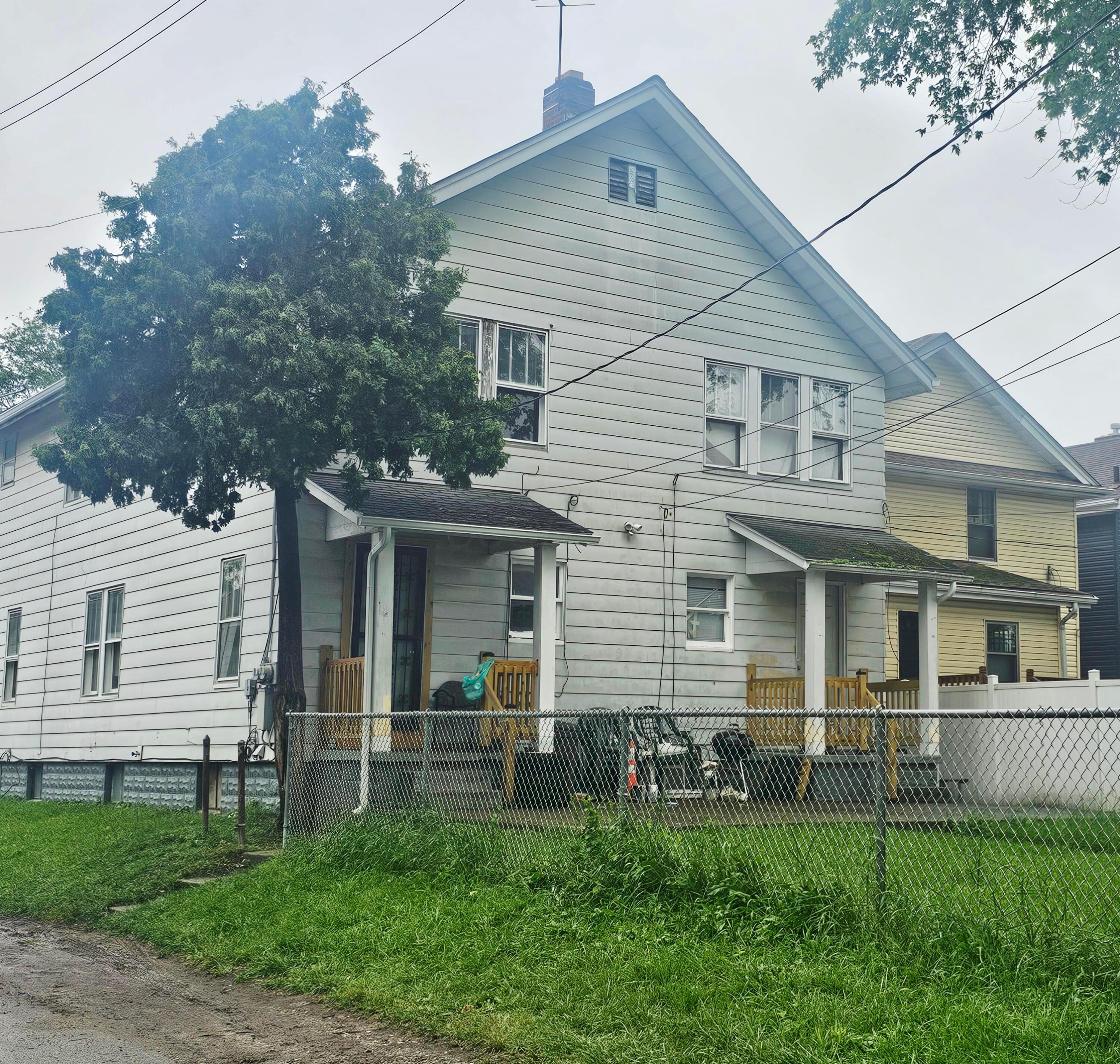 1167- 1169 Wilson Avenue Property Photo 3