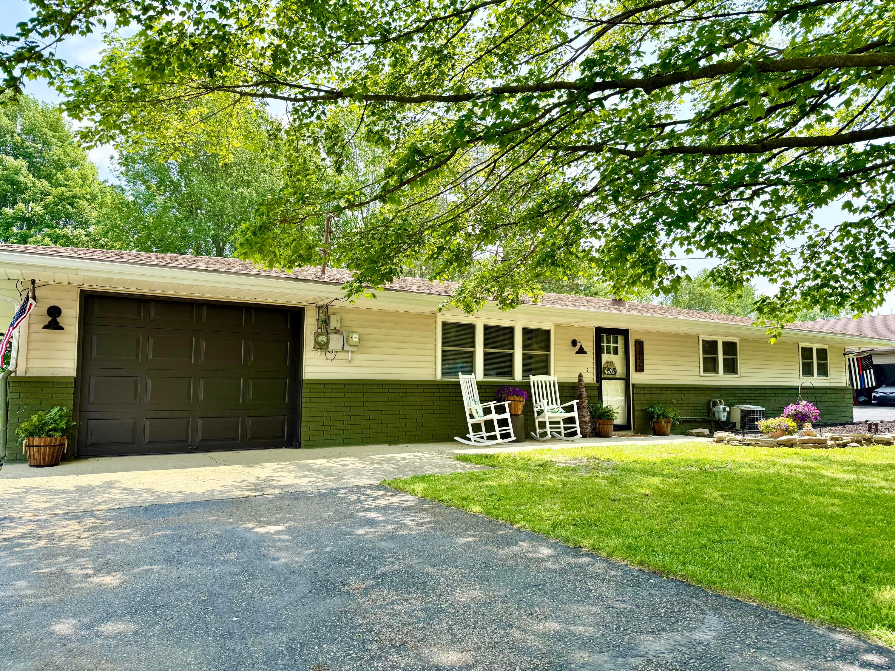 1855 Itawamba Trail Property Photo 1