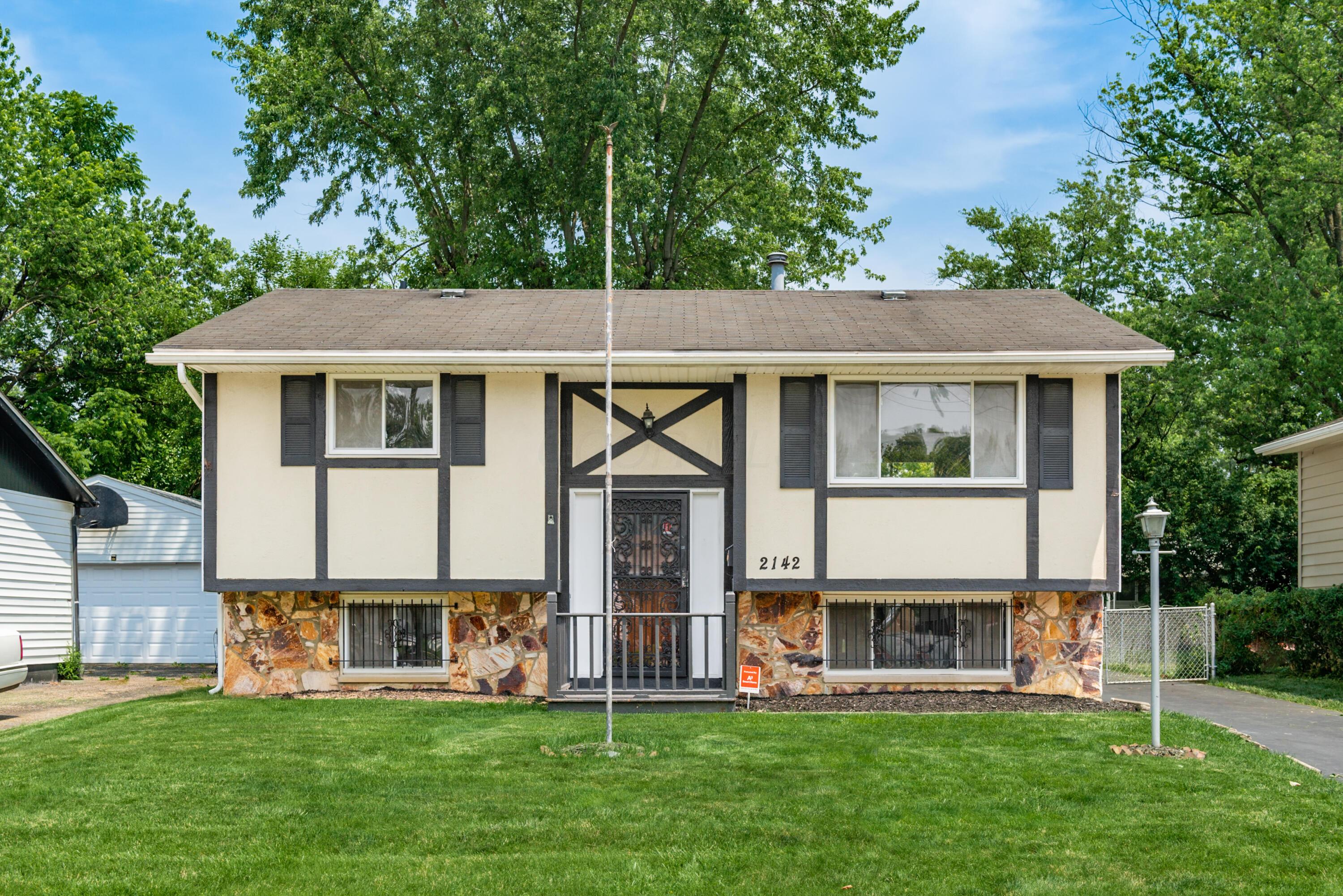 2142 Balford Square W Property Photo 1