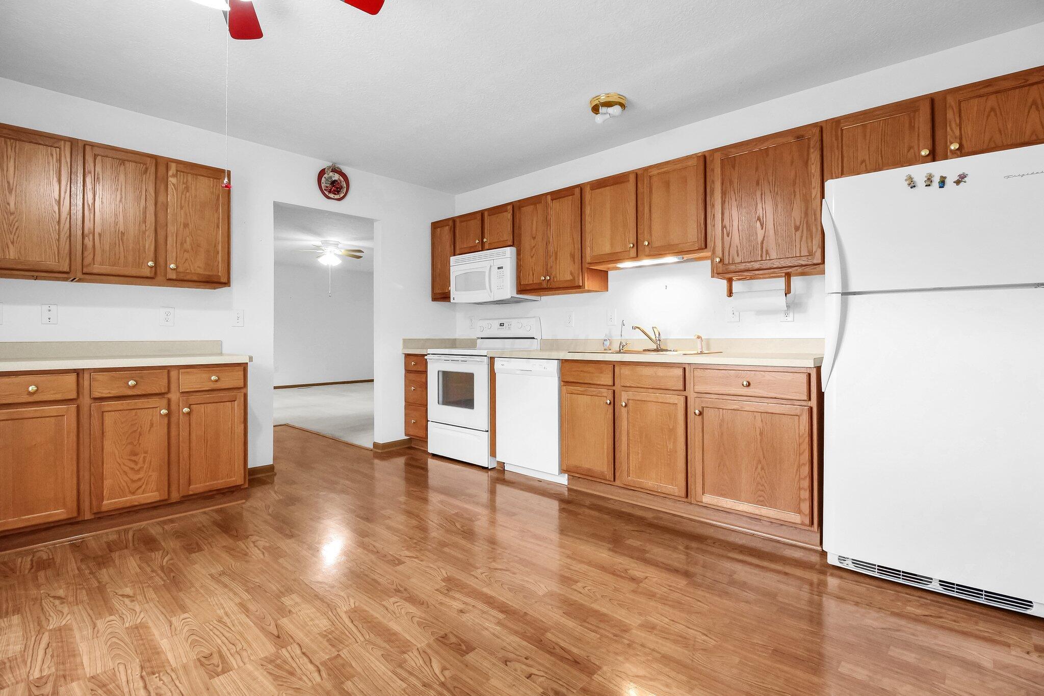 106 Kings Way Property Photo 3
