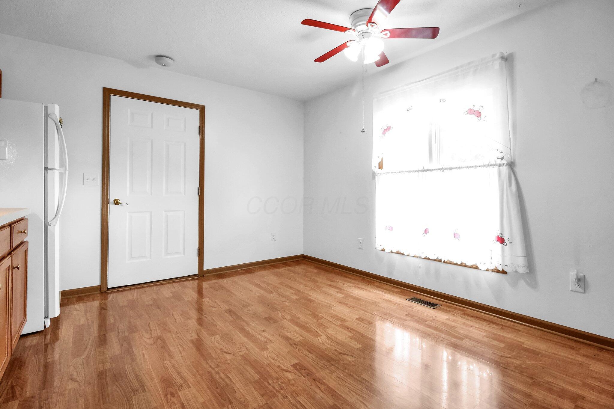 106 Kings Way Property Photo 6