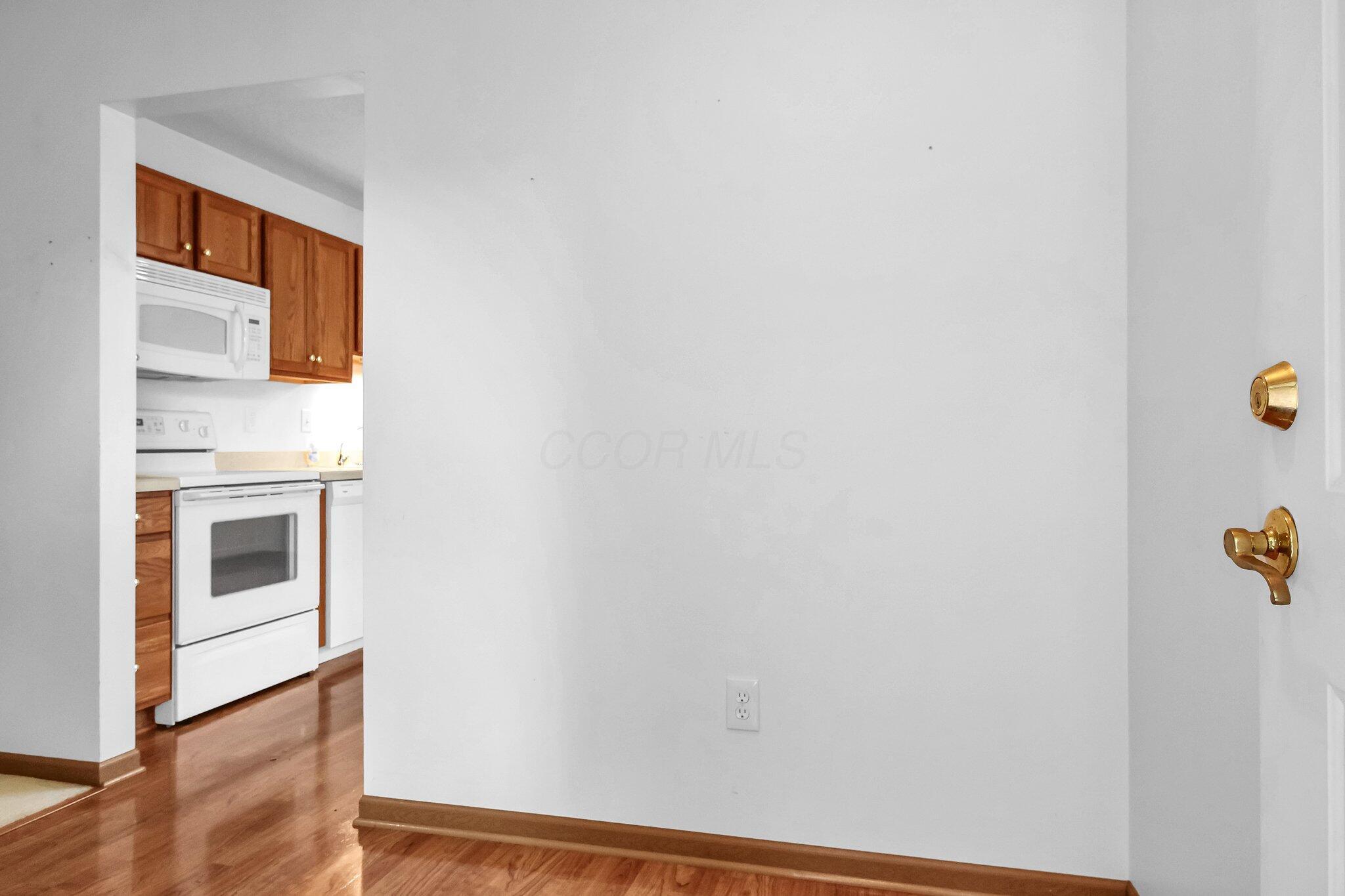106 Kings Way Property Photo 10