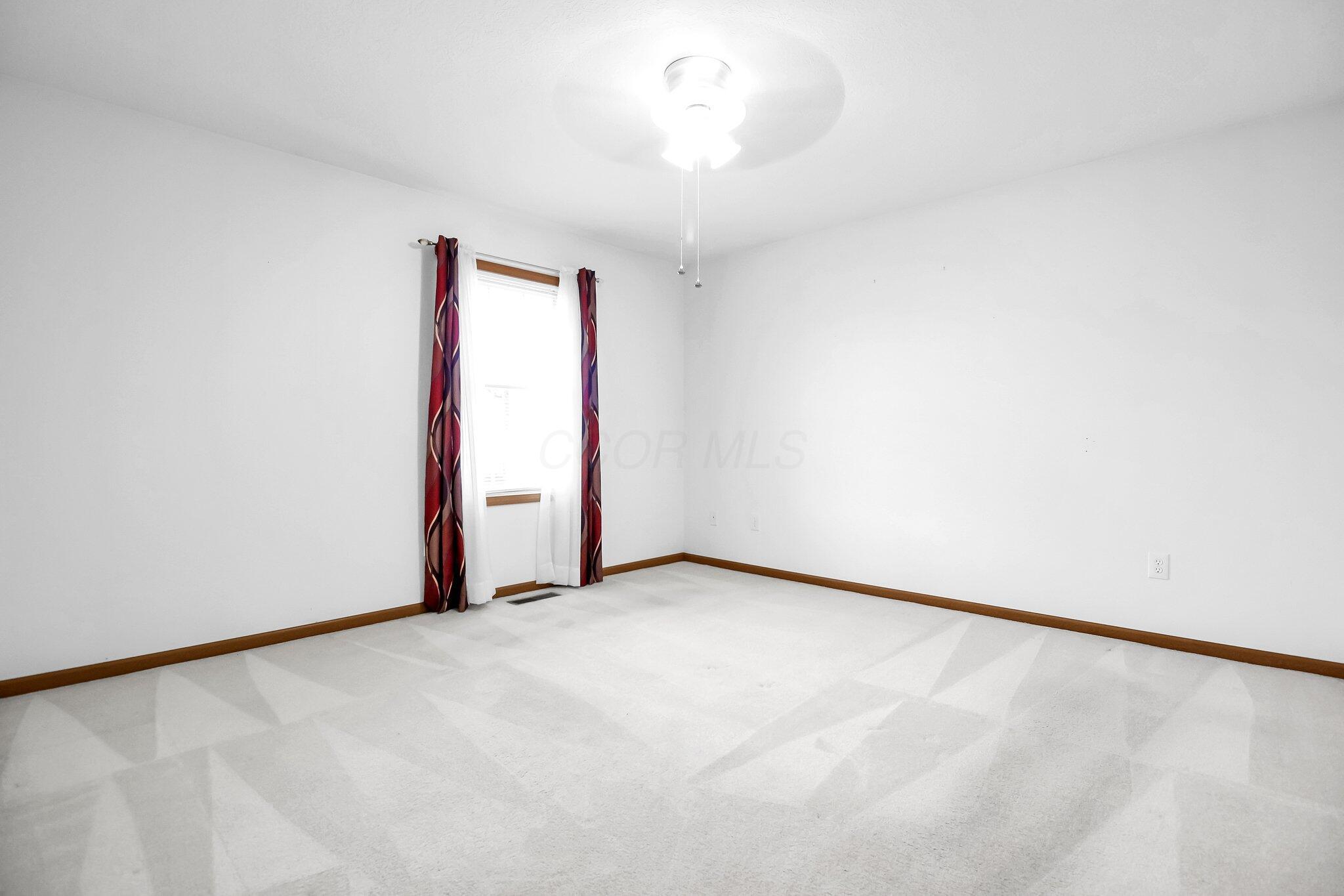 106 Kings Way Property Photo 11