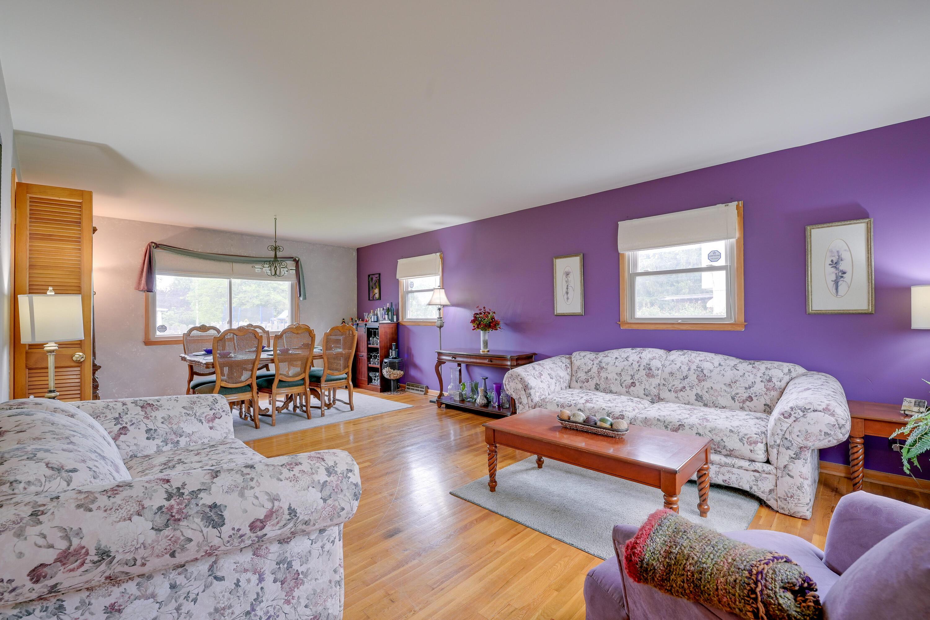 4909 Vanlear Road Property Photo 6