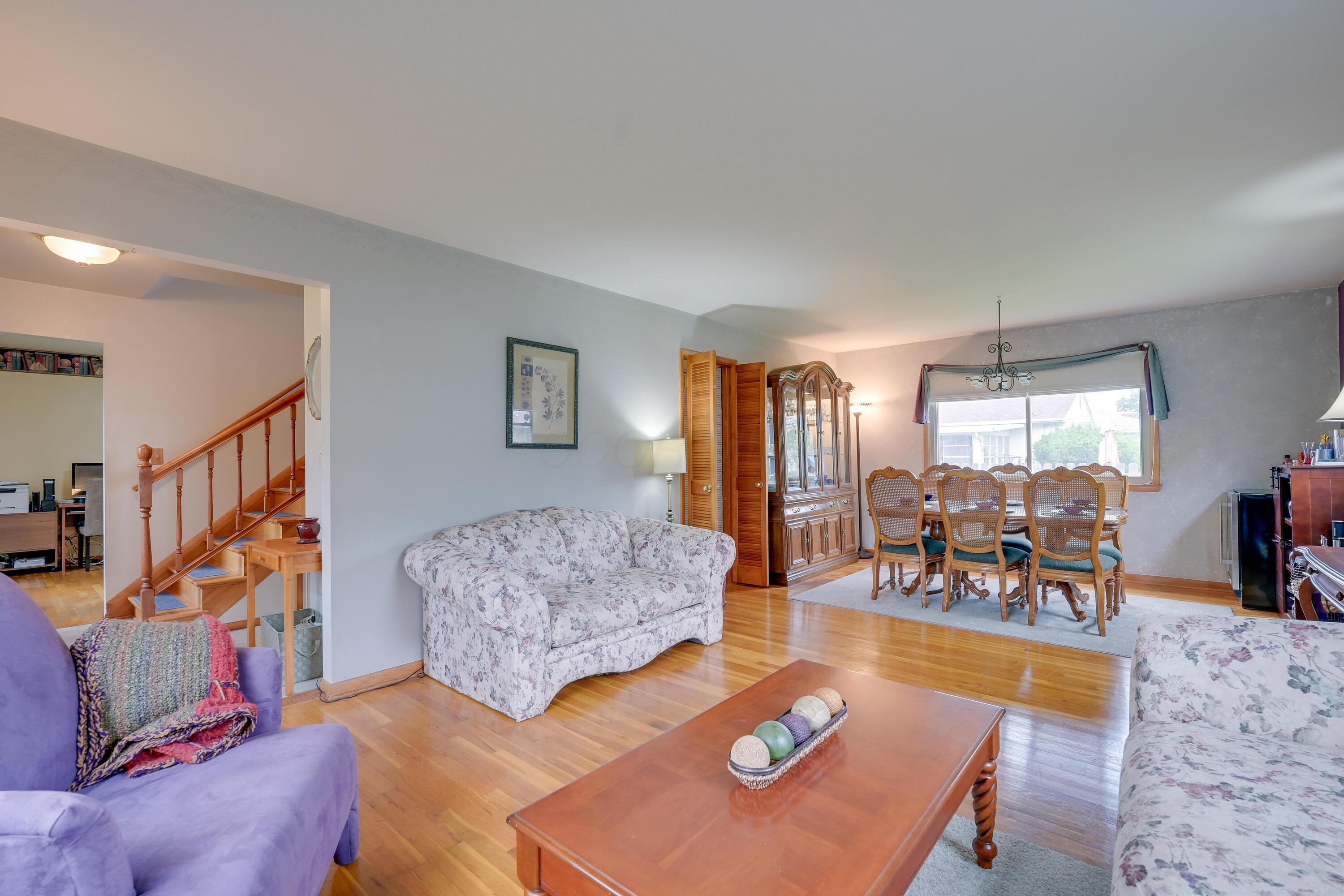 4909 Vanlear Road Property Photo 7