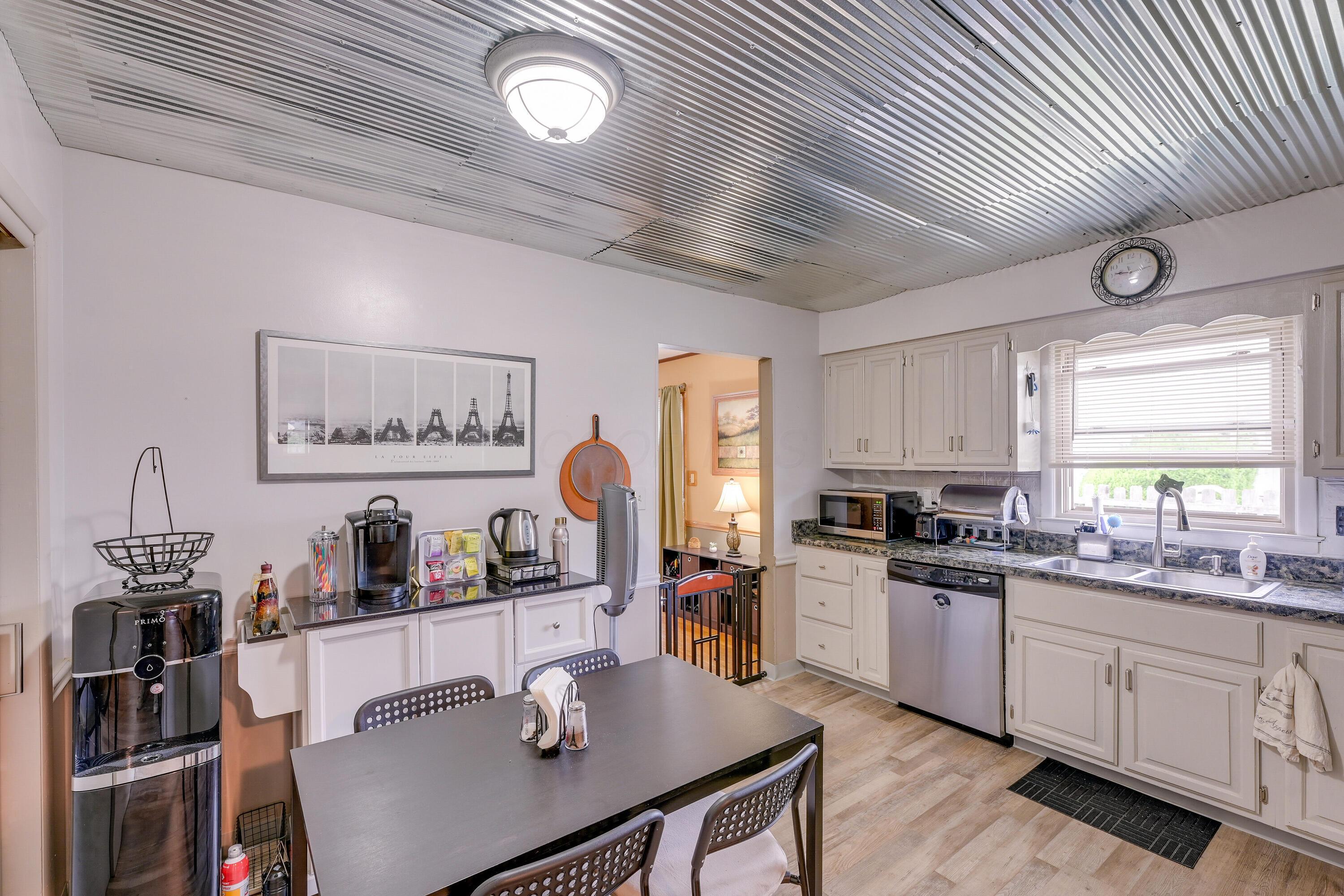 4909 Vanlear Road Property Photo 11