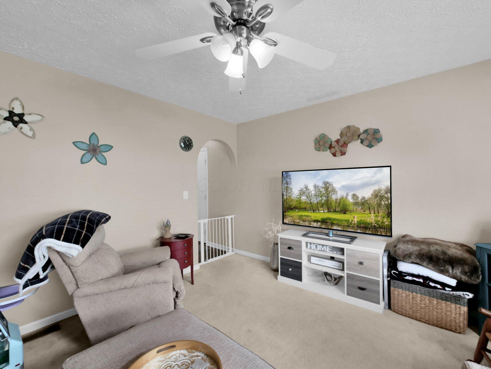 229 Victorian Drive Property Photo 6