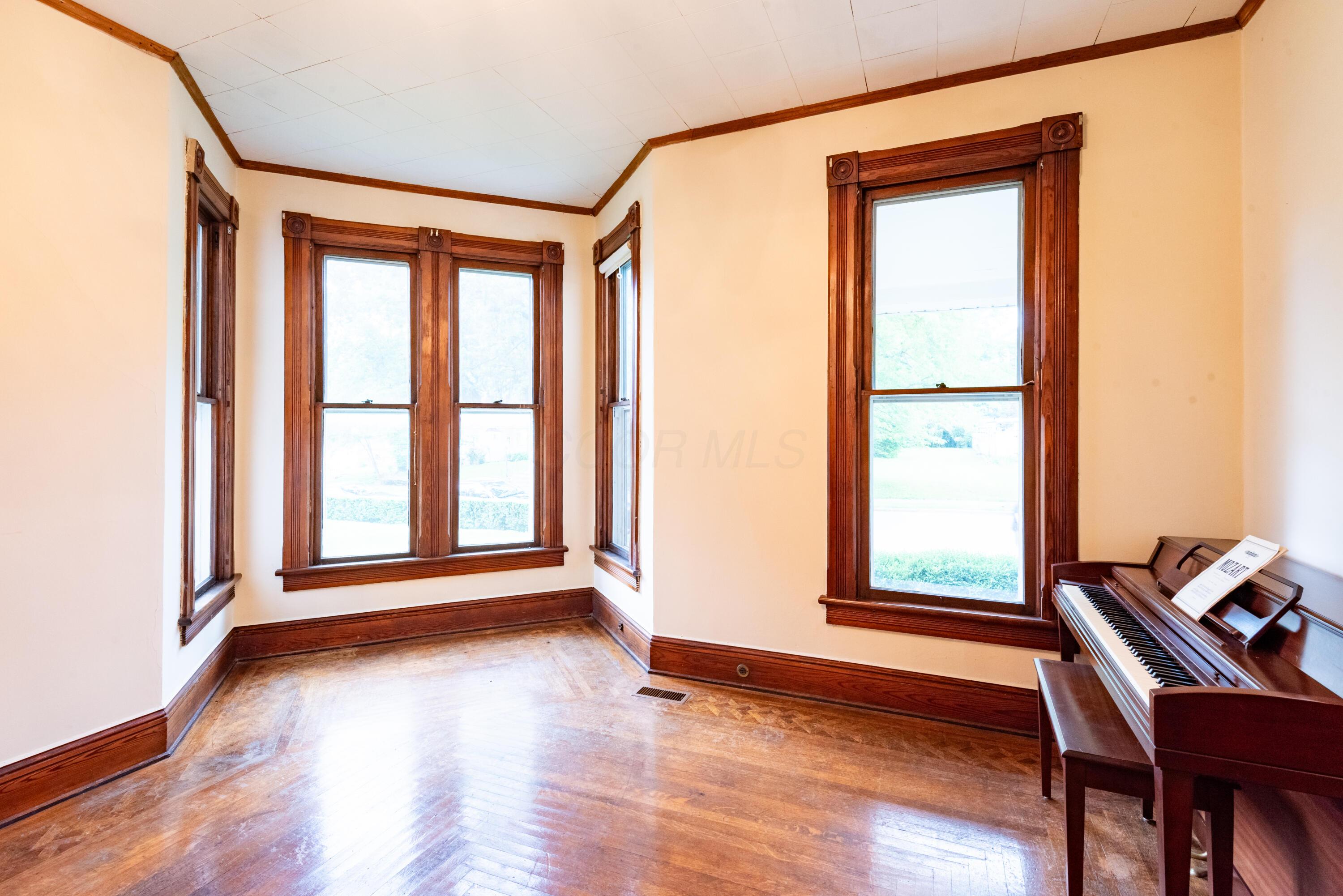 322 W Reynolds Street Property Photo 8