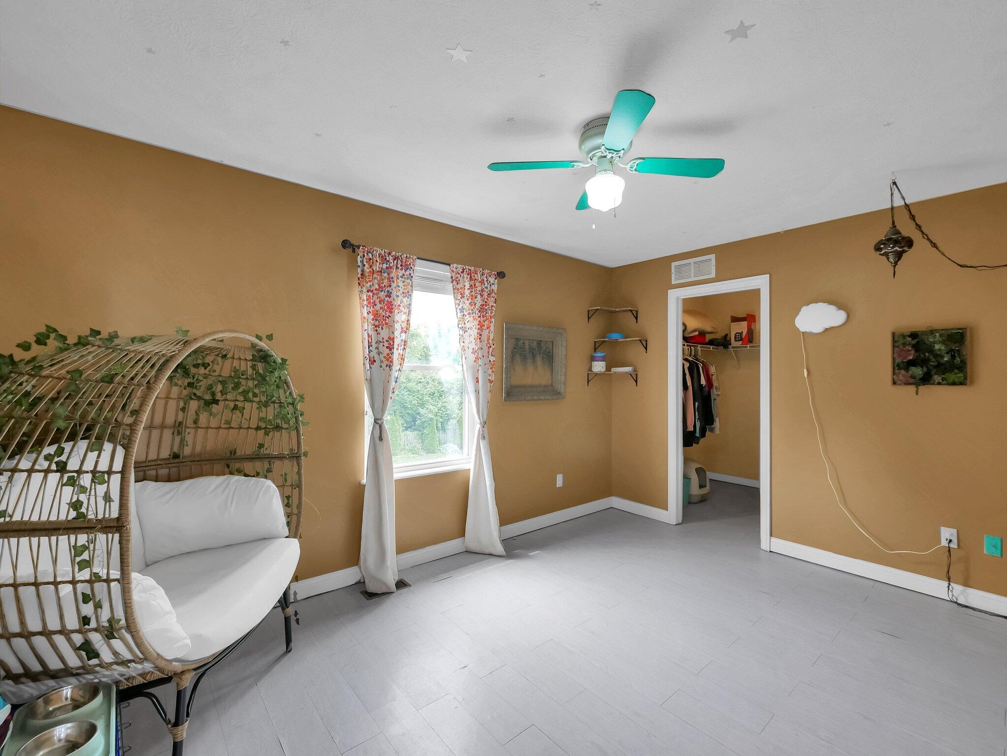 8547 Haleigh Woods Drive Property Photo 16