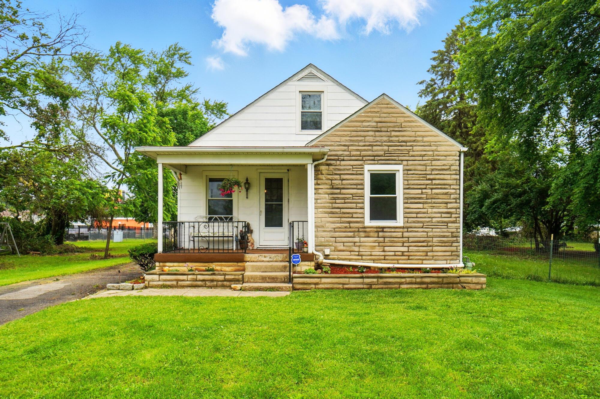 2506 Chester Road Property Photo 1