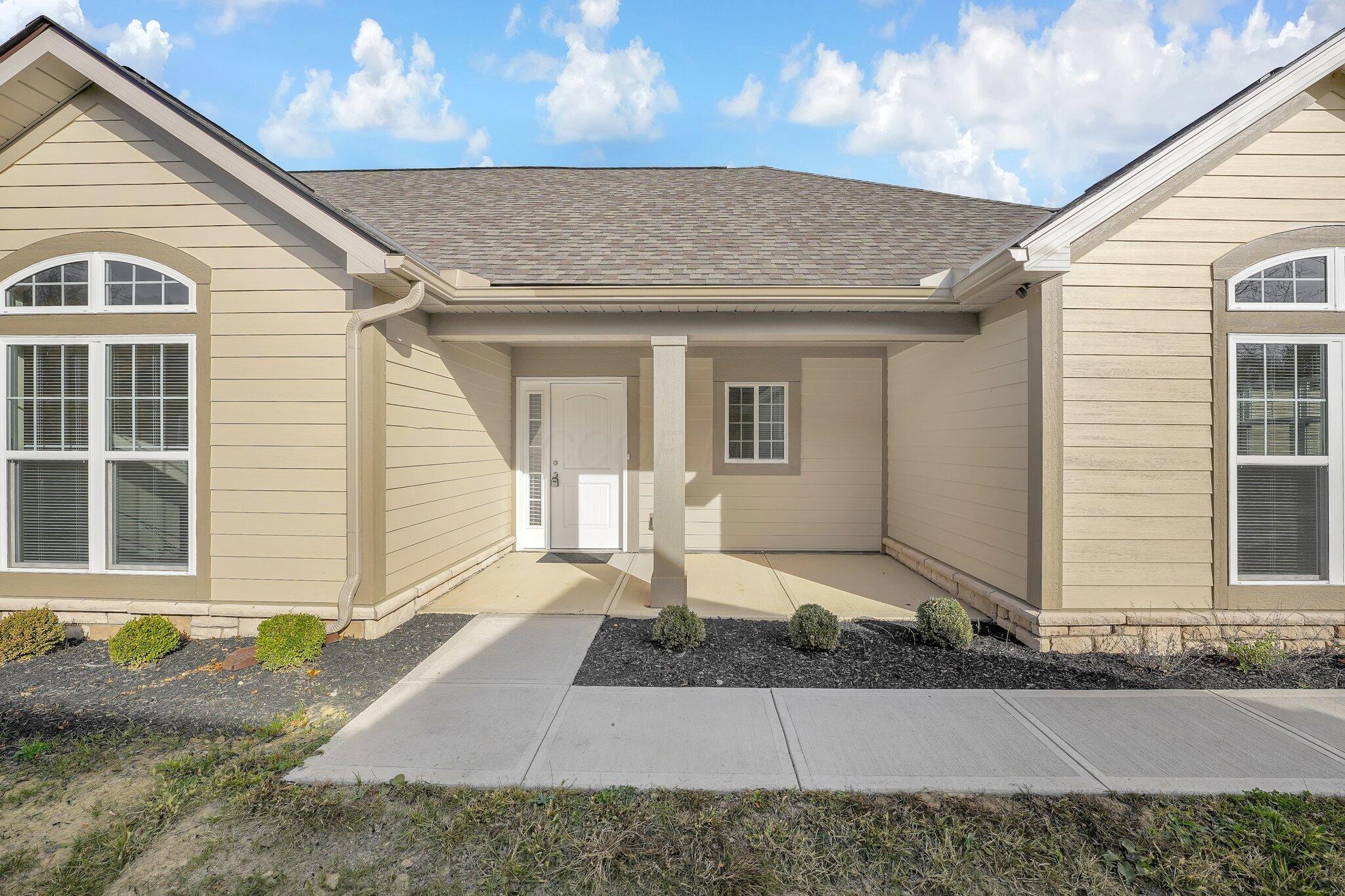 611 Woods Edge Lane Property Photo 1