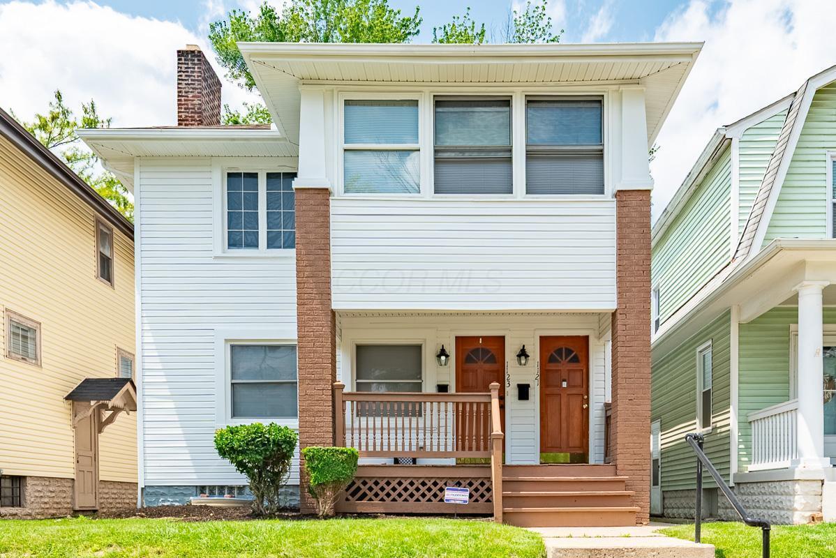 1121 Oakwood Avenue Property Photo 1
