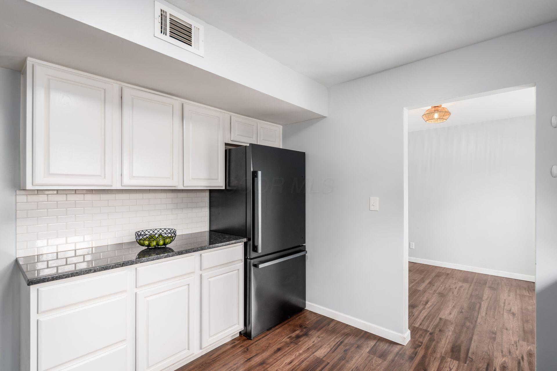 5186 Meadowbrook Drive Property Photo 13