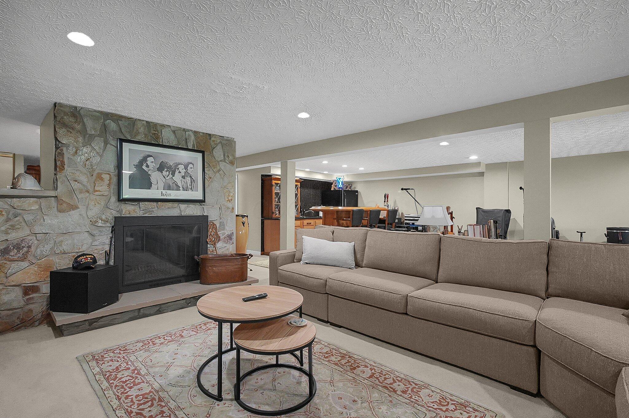 1250 E Choctaw Drive Property Photo 42