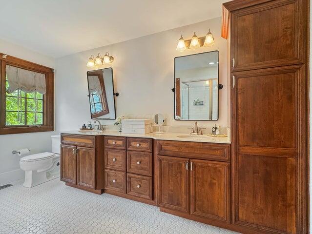 574 E Court Street Property Photo 53
