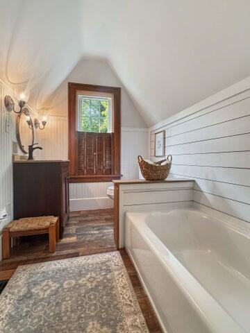 574 E Court Street Property Photo 60