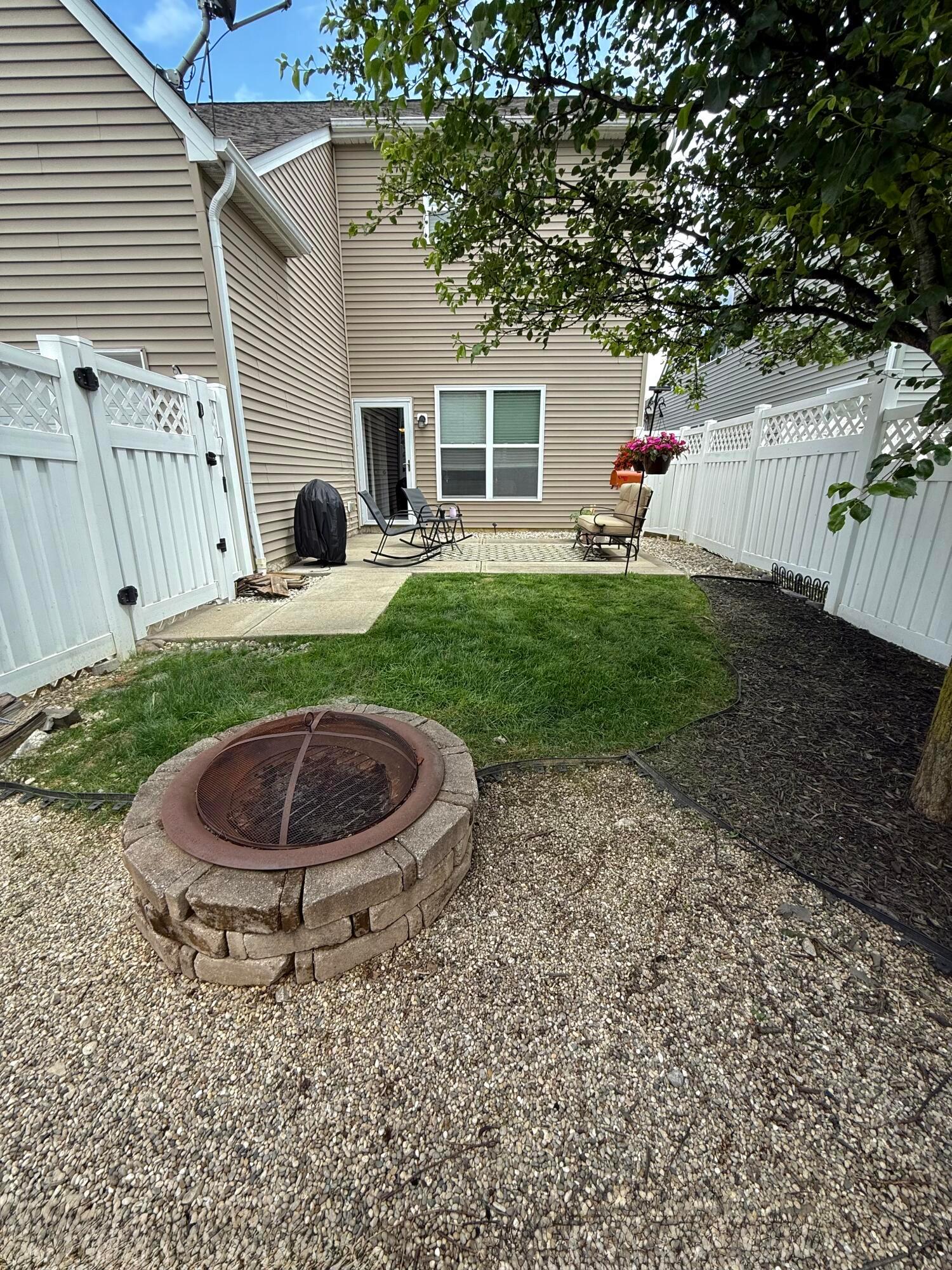 2210 Tournament Way Property Photo 2