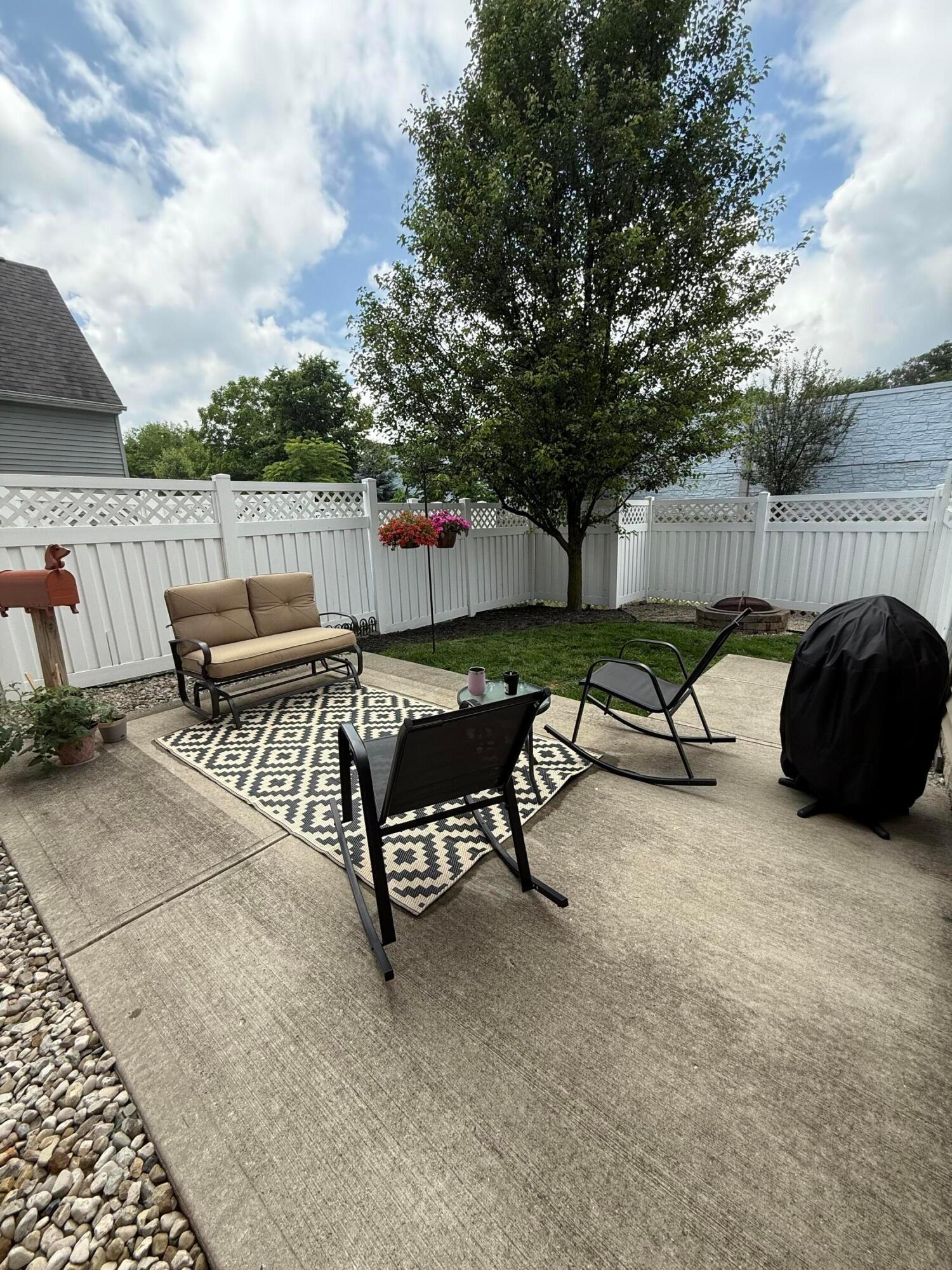 2210 Tournament Way Property Photo 3