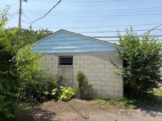 883 Barnett Road Property Photo 5