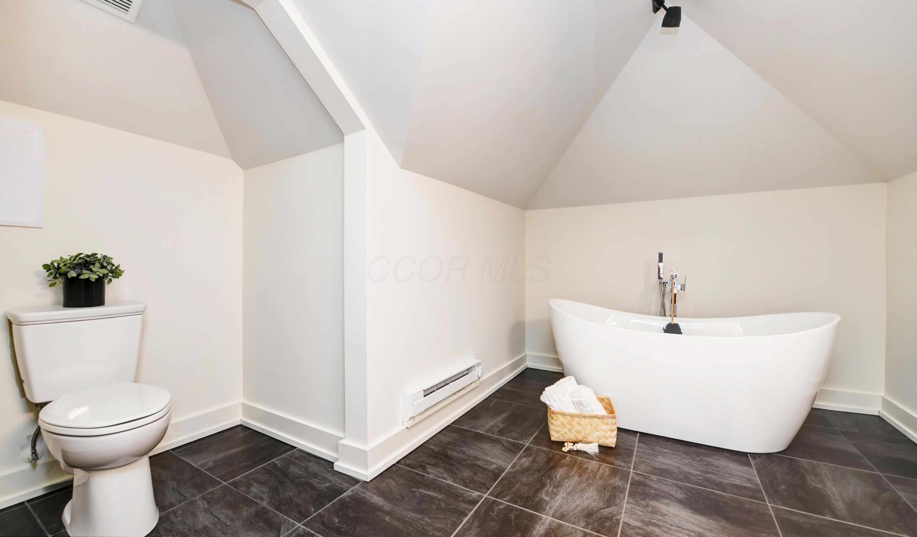 39 Auburn Avenue Property Photo 37