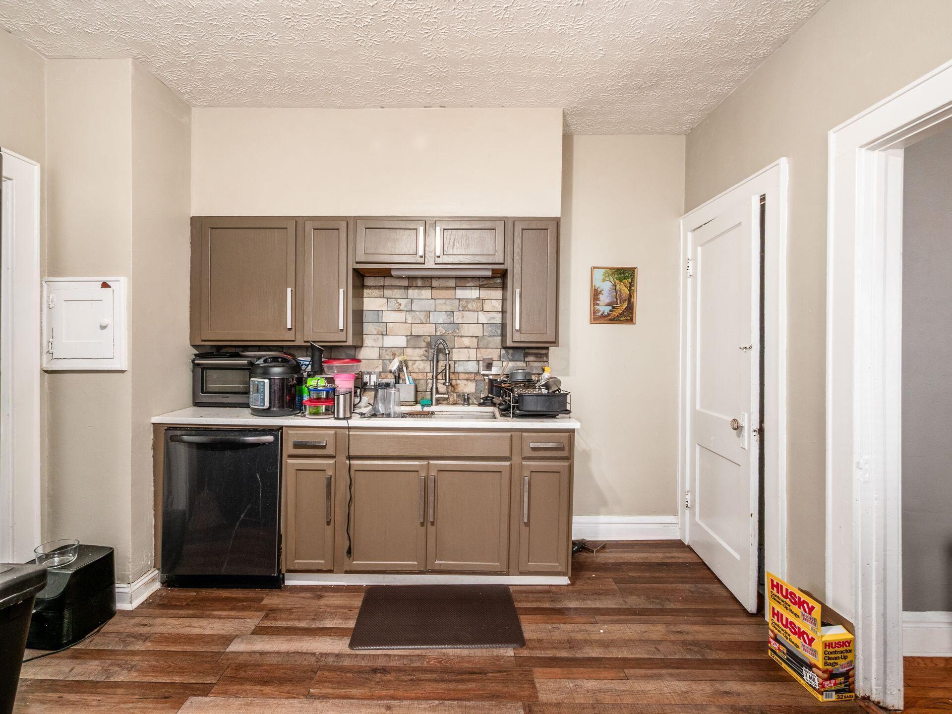 1364-1366 S 3rd Street Property Photo 18