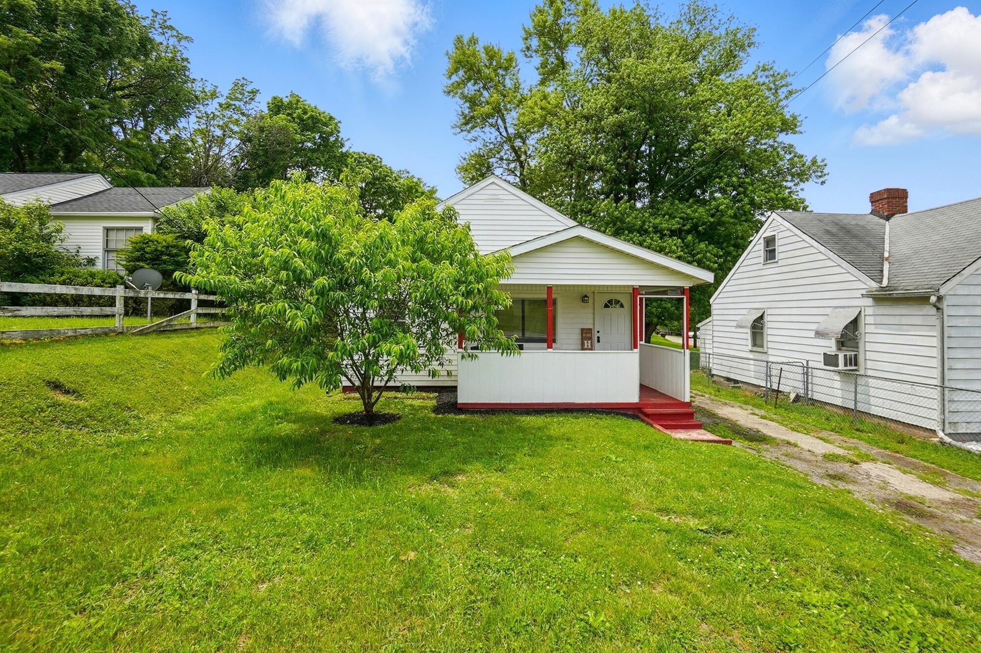 2718 Lagonda Avenue Property Photo 3
