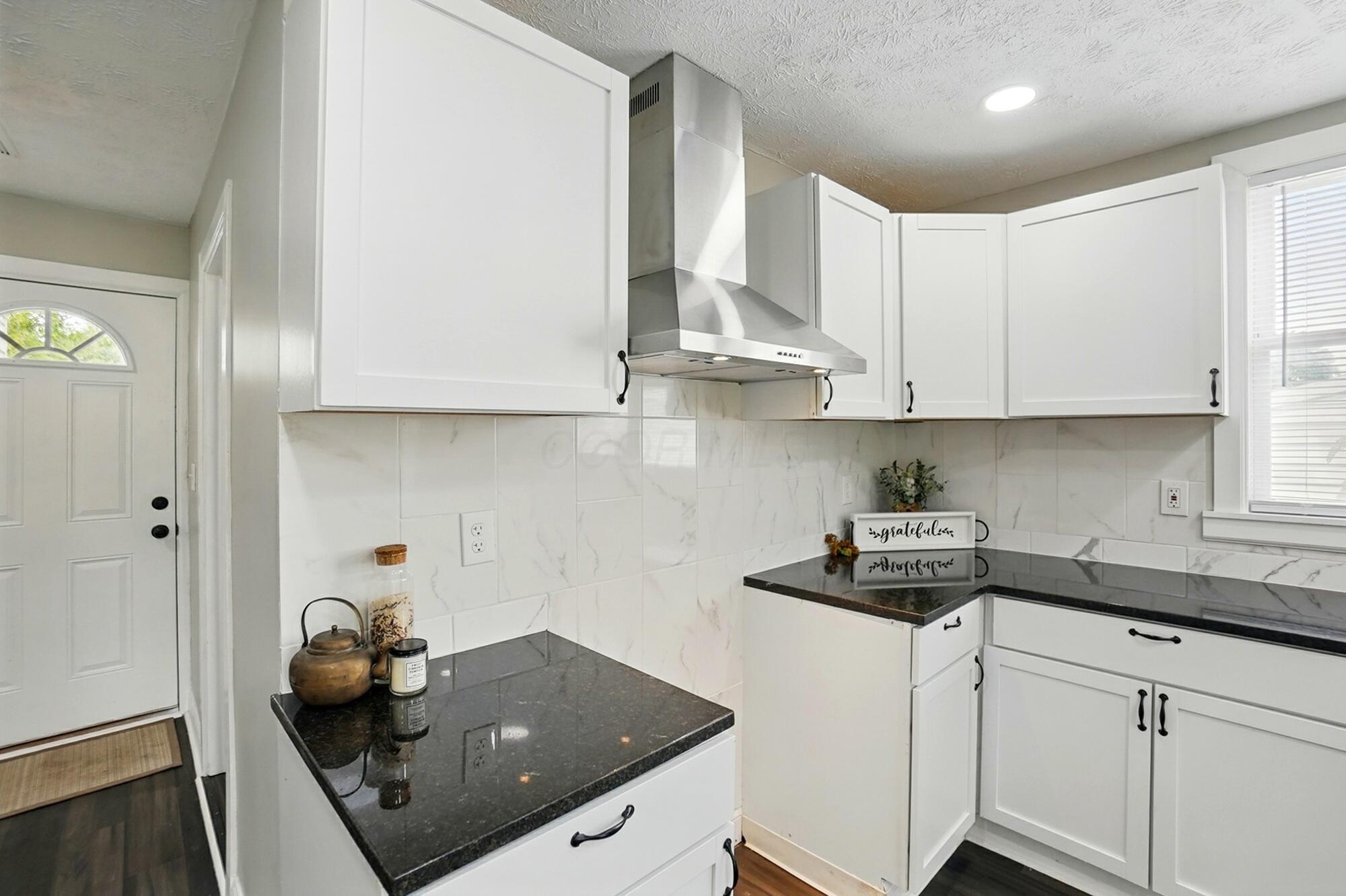 2718 Lagonda Avenue Property Photo 9