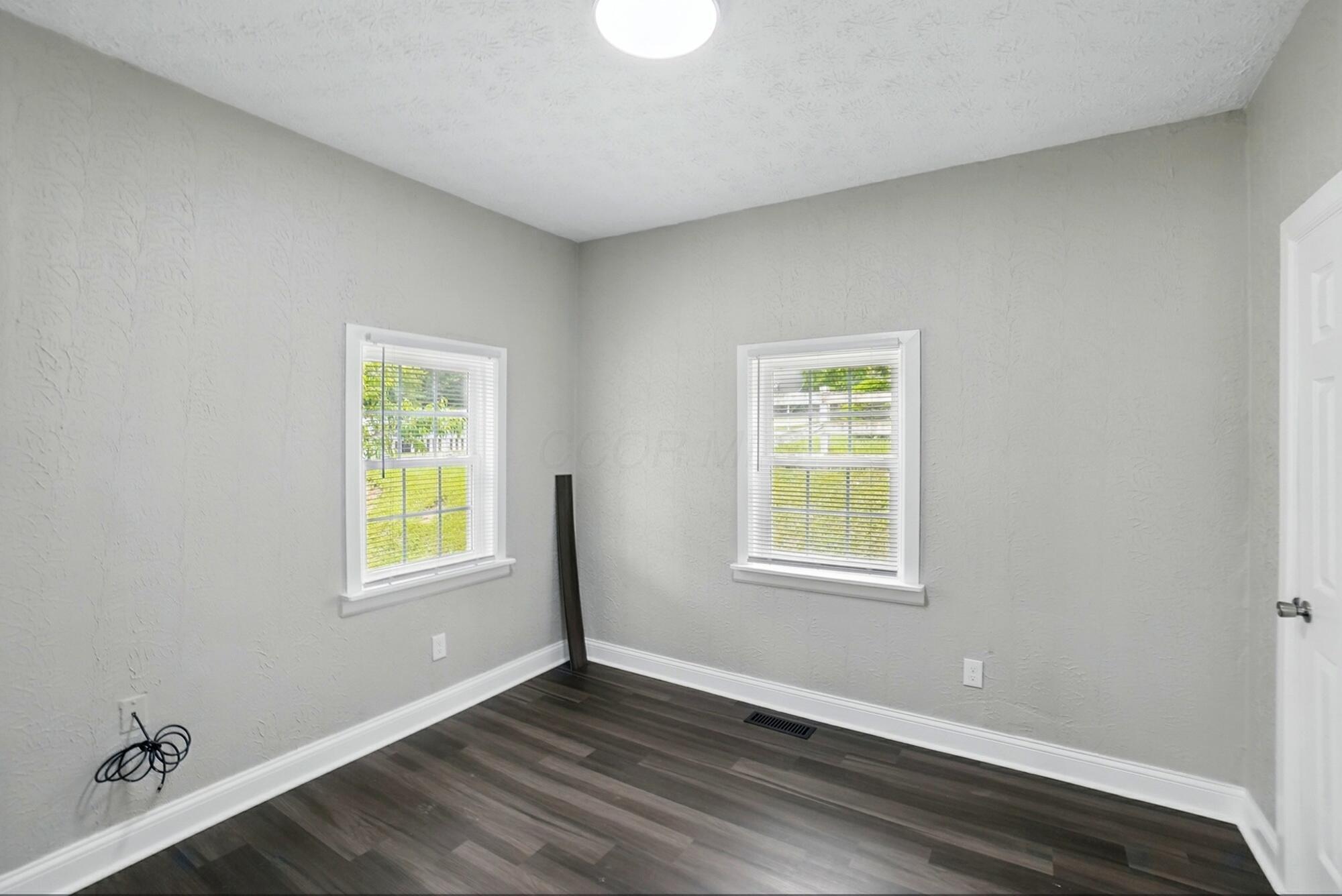 2718 Lagonda Avenue Property Photo 18